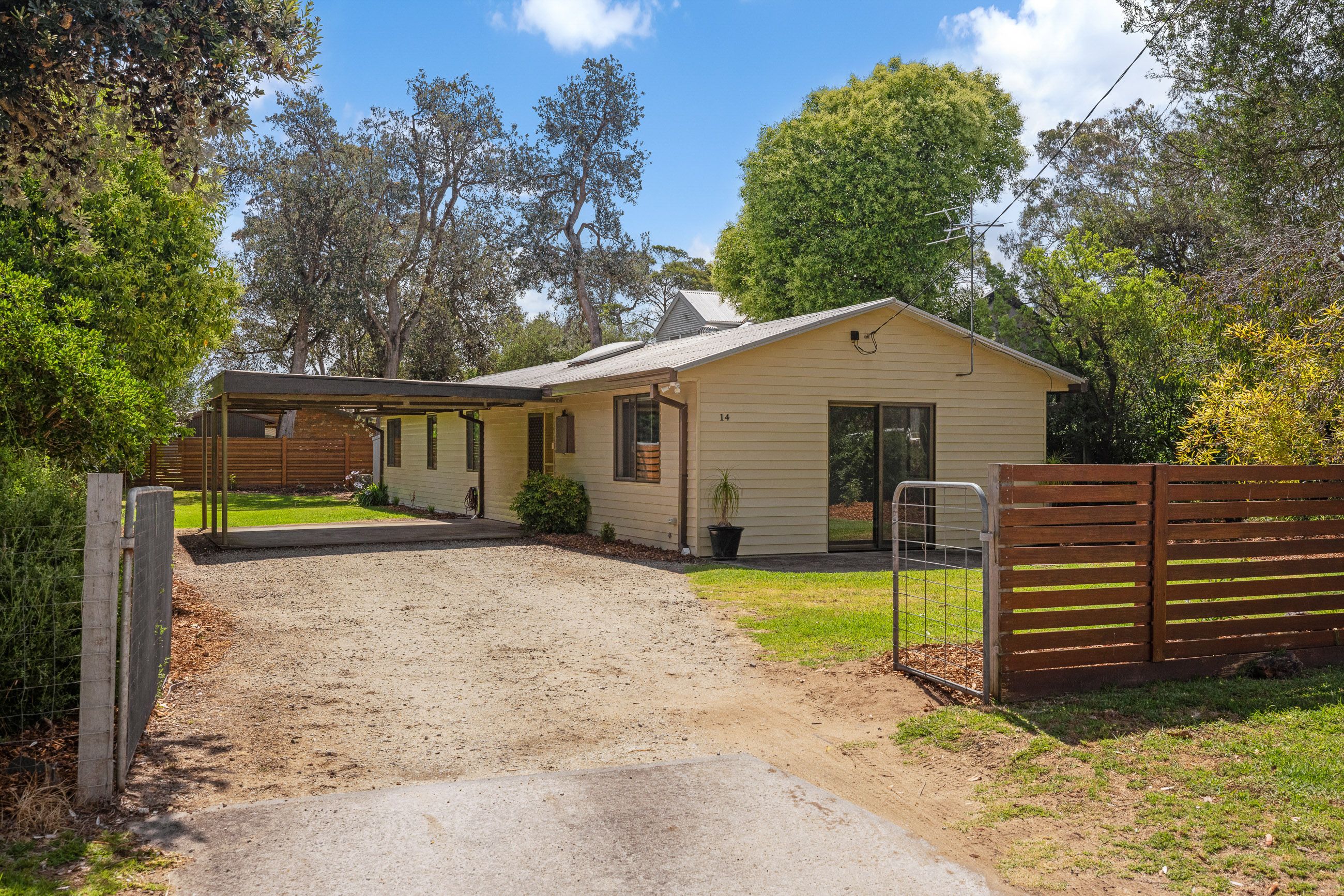 14 Rose Avenue, Cowes VIC 3922