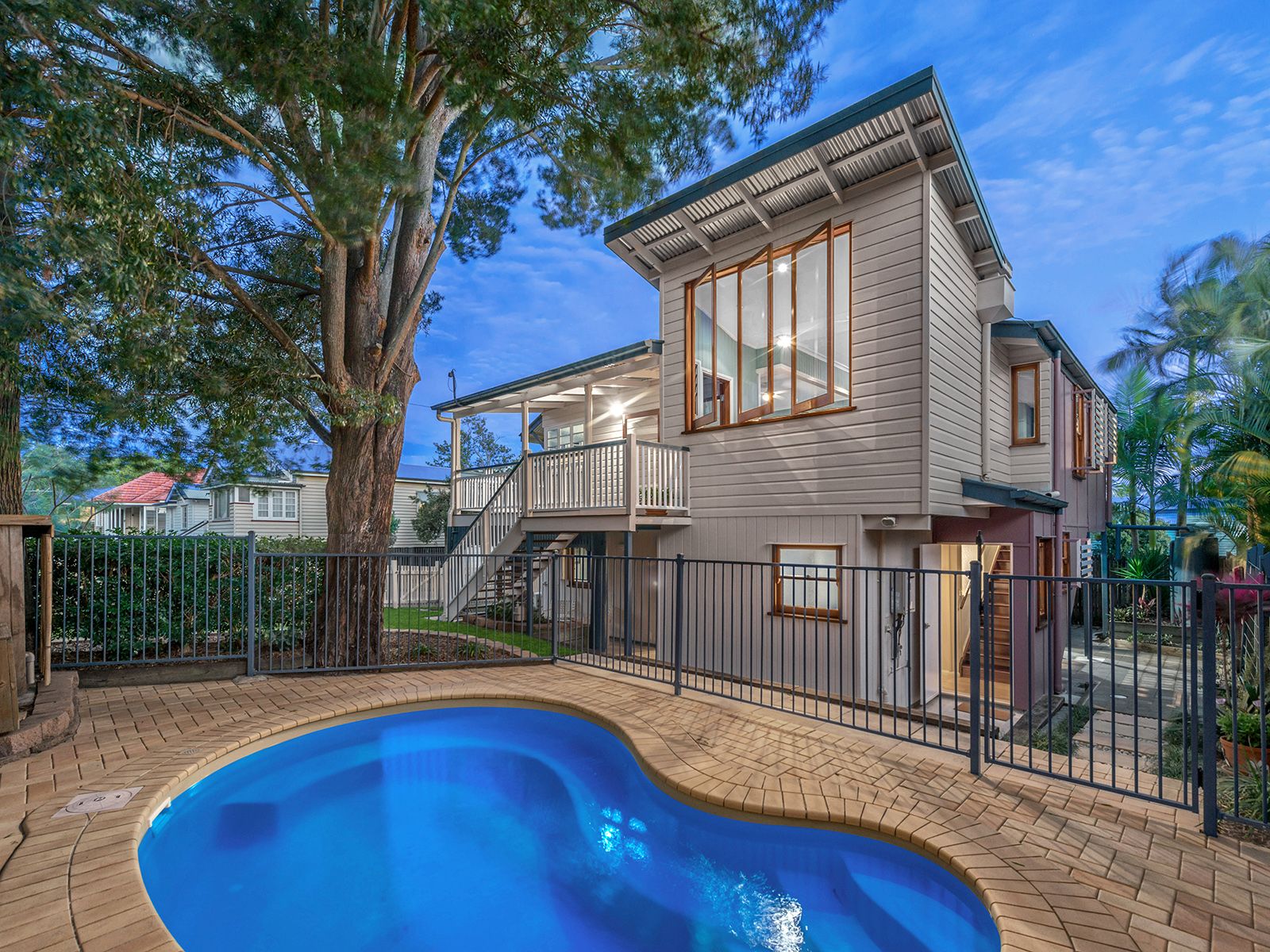 19 Mearns Street, Fairfield, QLD 4103