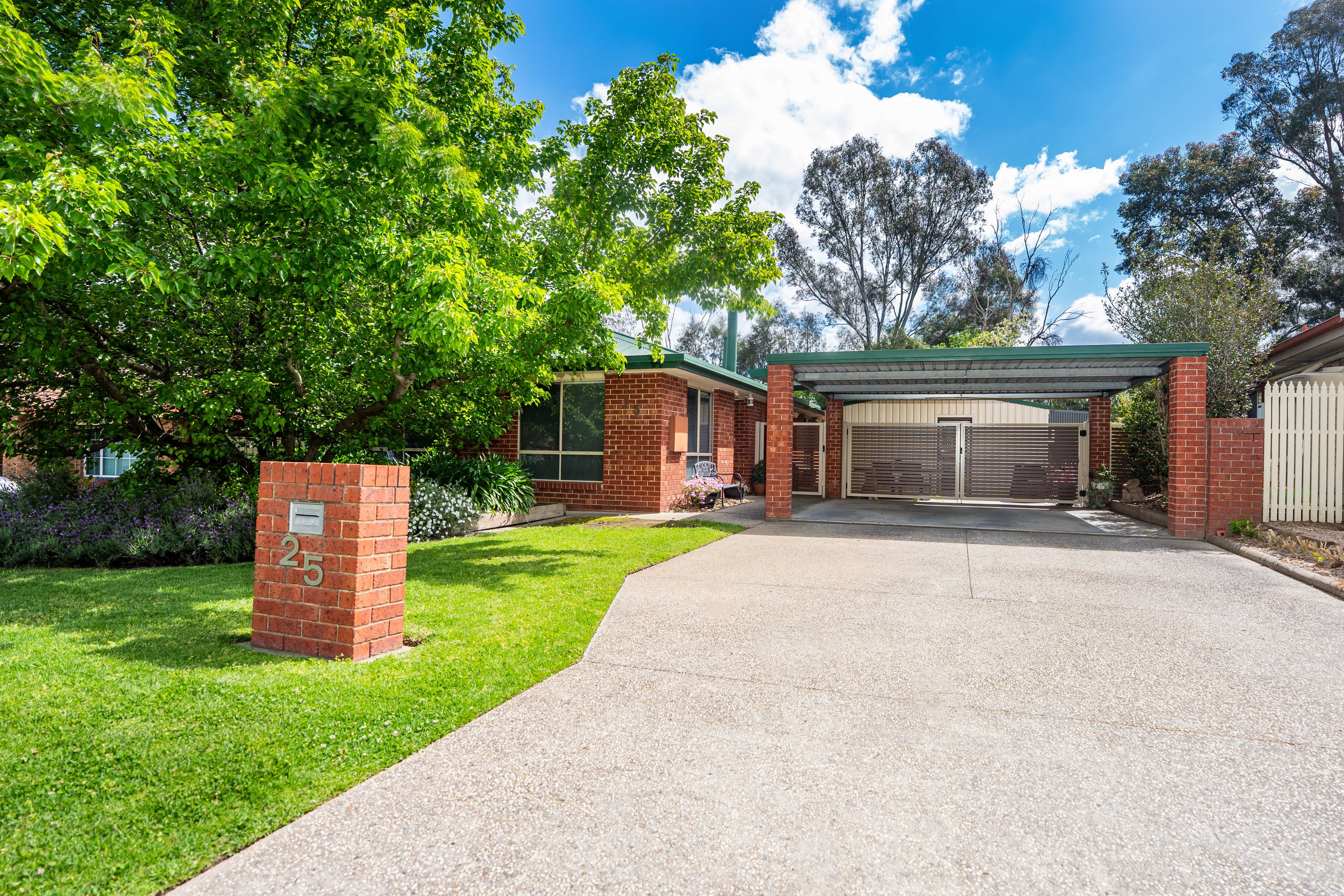 25 Daysdale Way — photo from Ray White Albury North
