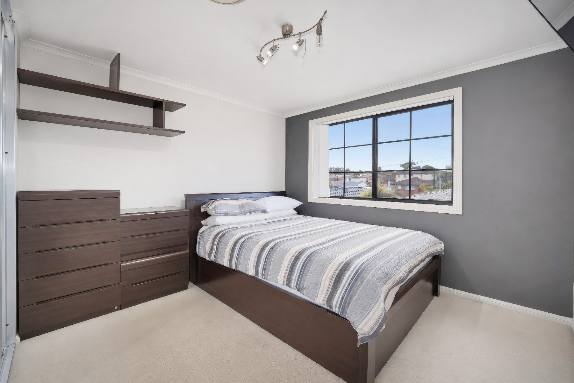 4 Kurrajong Road — photo 6 of 11