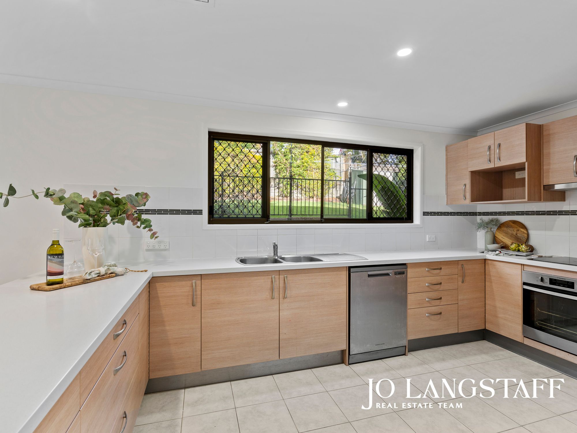 134 Fig Tree Pocket Road — photo 4 of 28