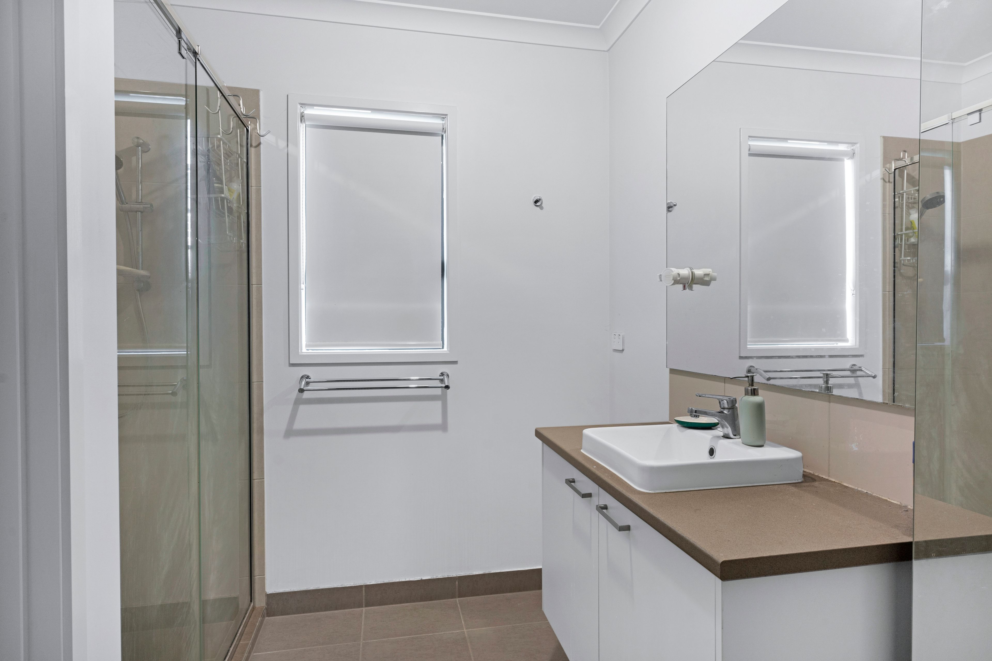 6 Lamaro Way — photo 8 of 10