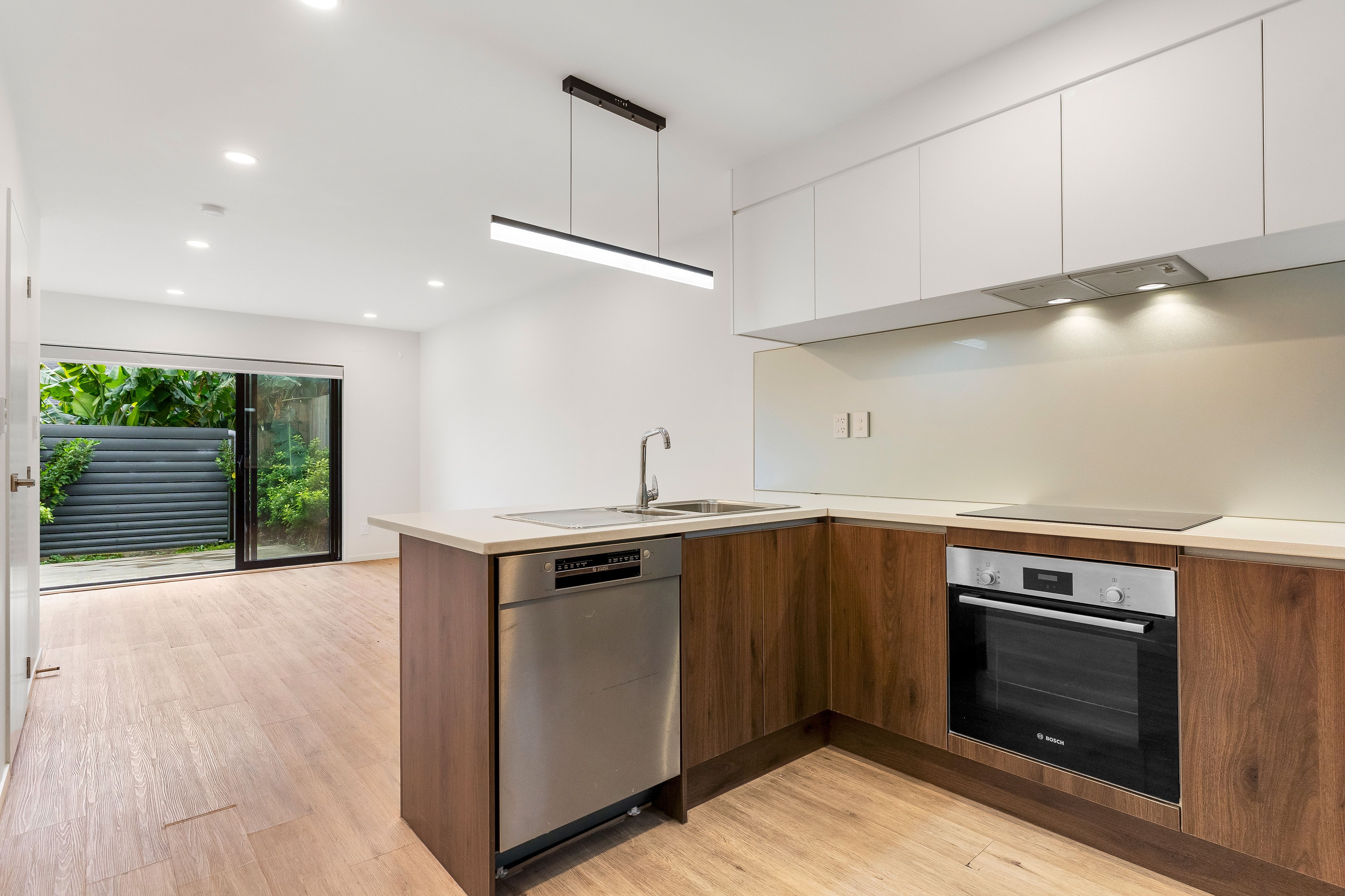 8/237 Swanson Road, Henderson, Waitakere City