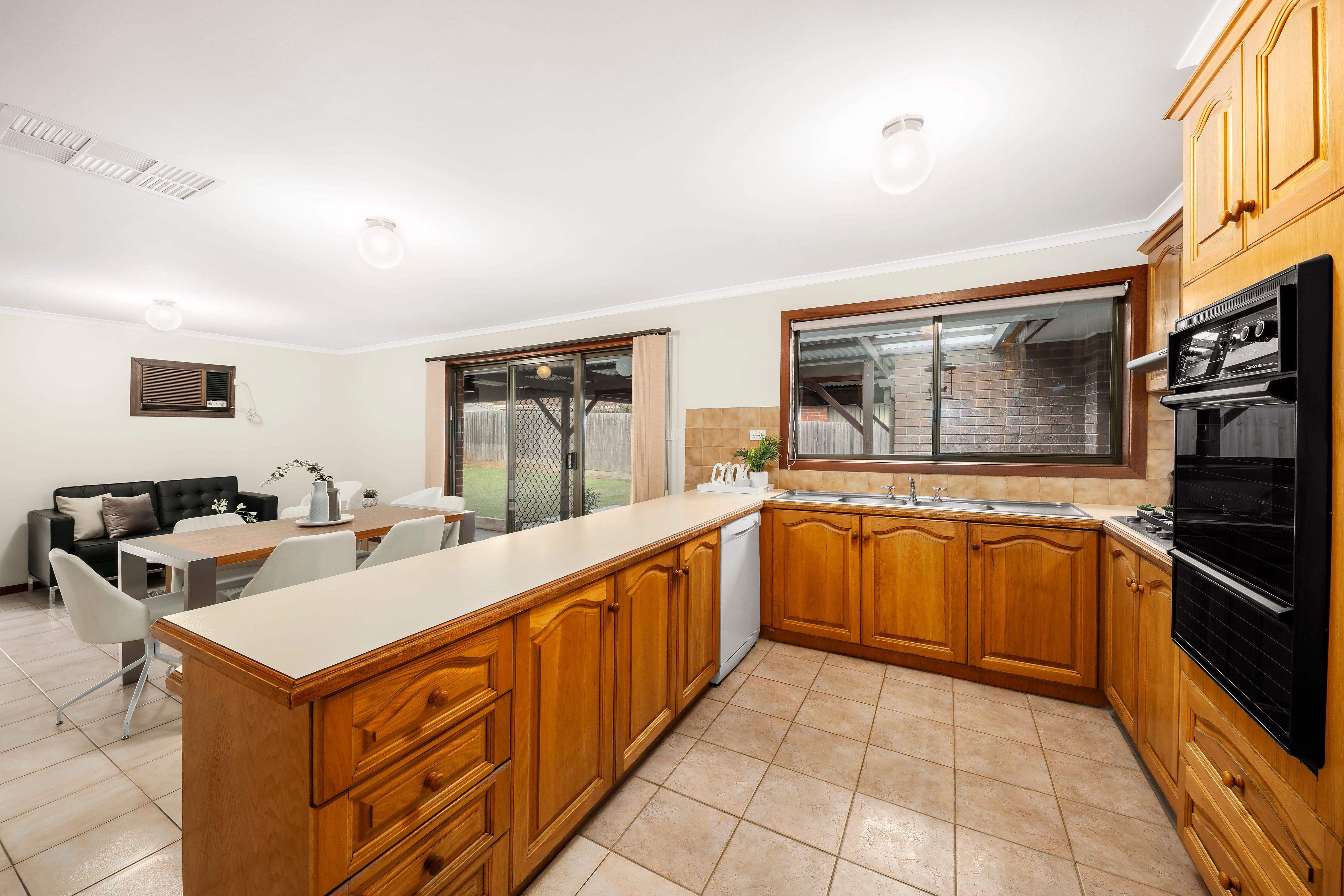 26 Prince Of Wales Avenue, Mill Park, VIC 3082