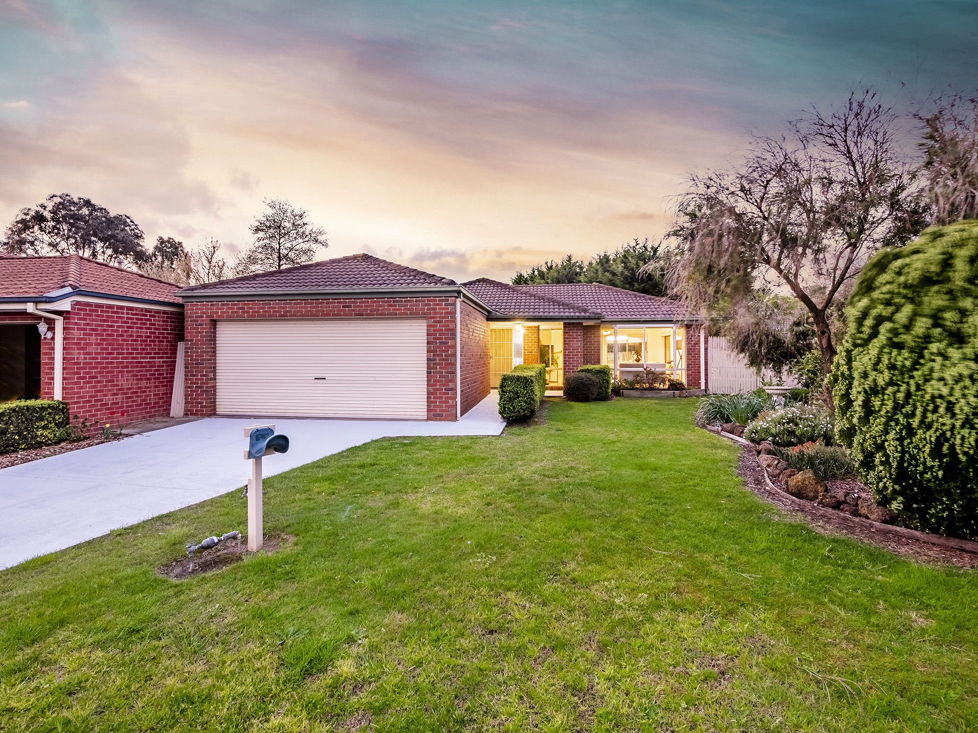 24 Balmaceda Court, Berwick VIC 3806