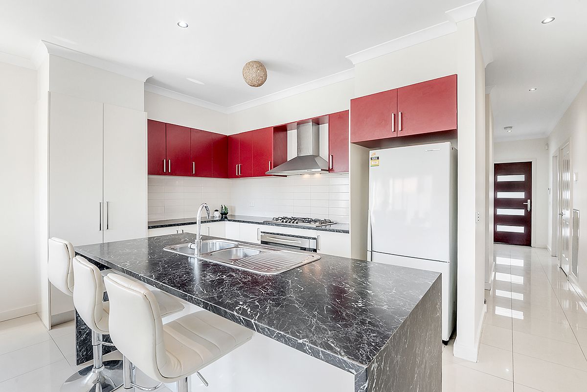 27 Dempster Drive, Craigieburn, VIC 3064