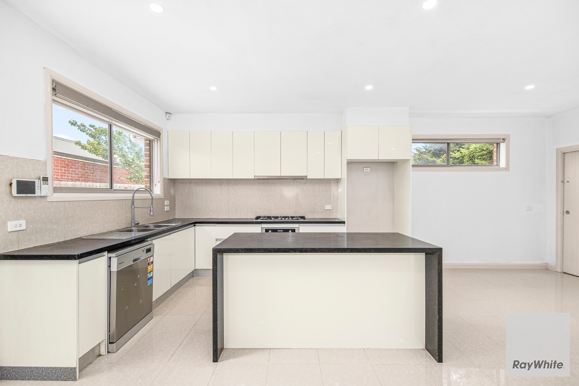 2/69 Bindi Street, Glenroy, VIC 3046