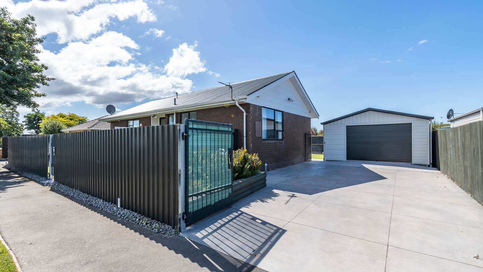 8 Clydesdale Street, Woolston, Christchurch City Real Estate Ray