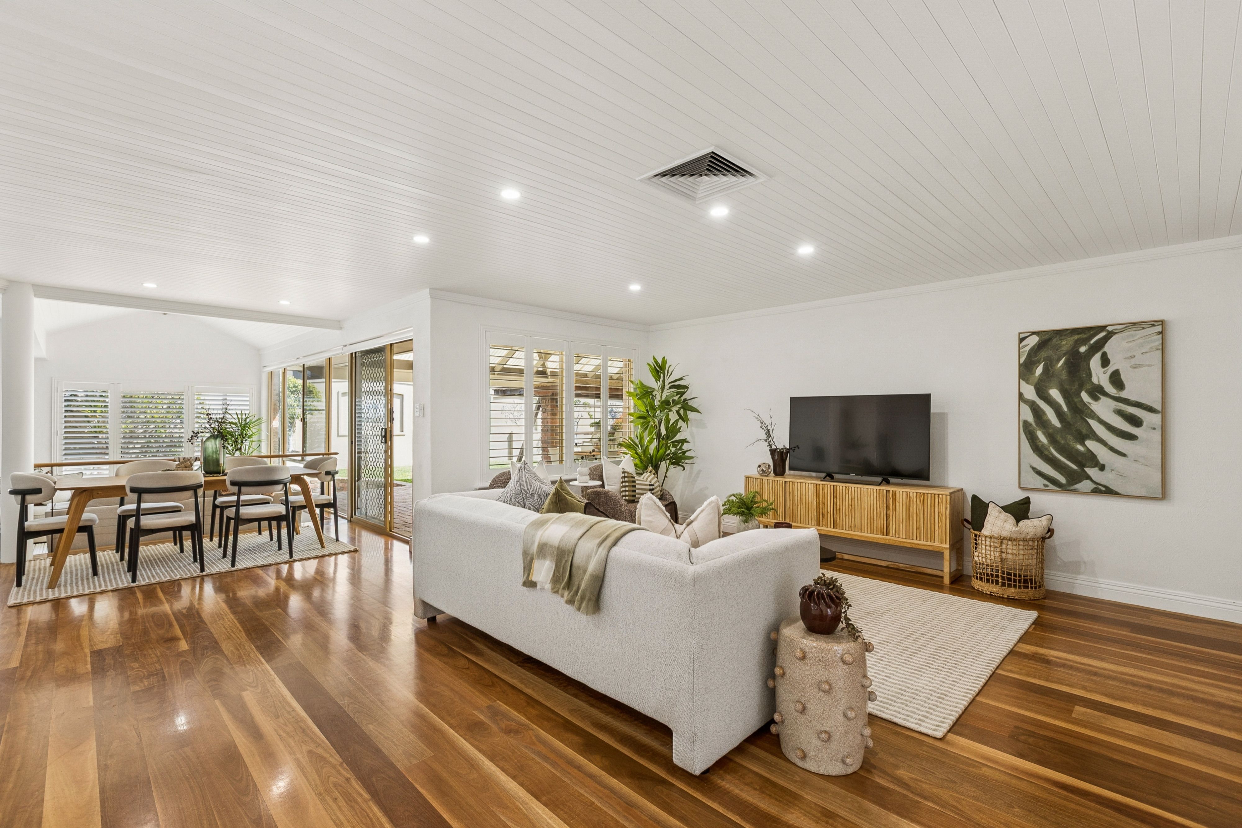 8 Bantry Court — photo from Ray White North Quays