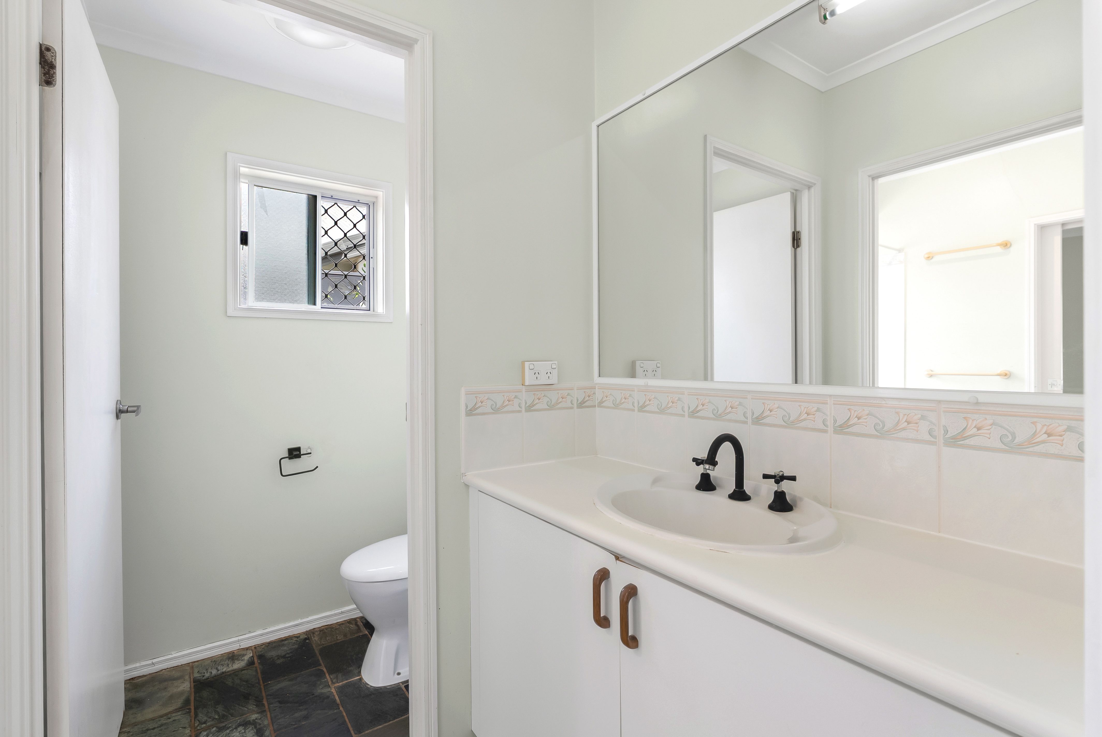 13 Compton Court — photo 11 of 18