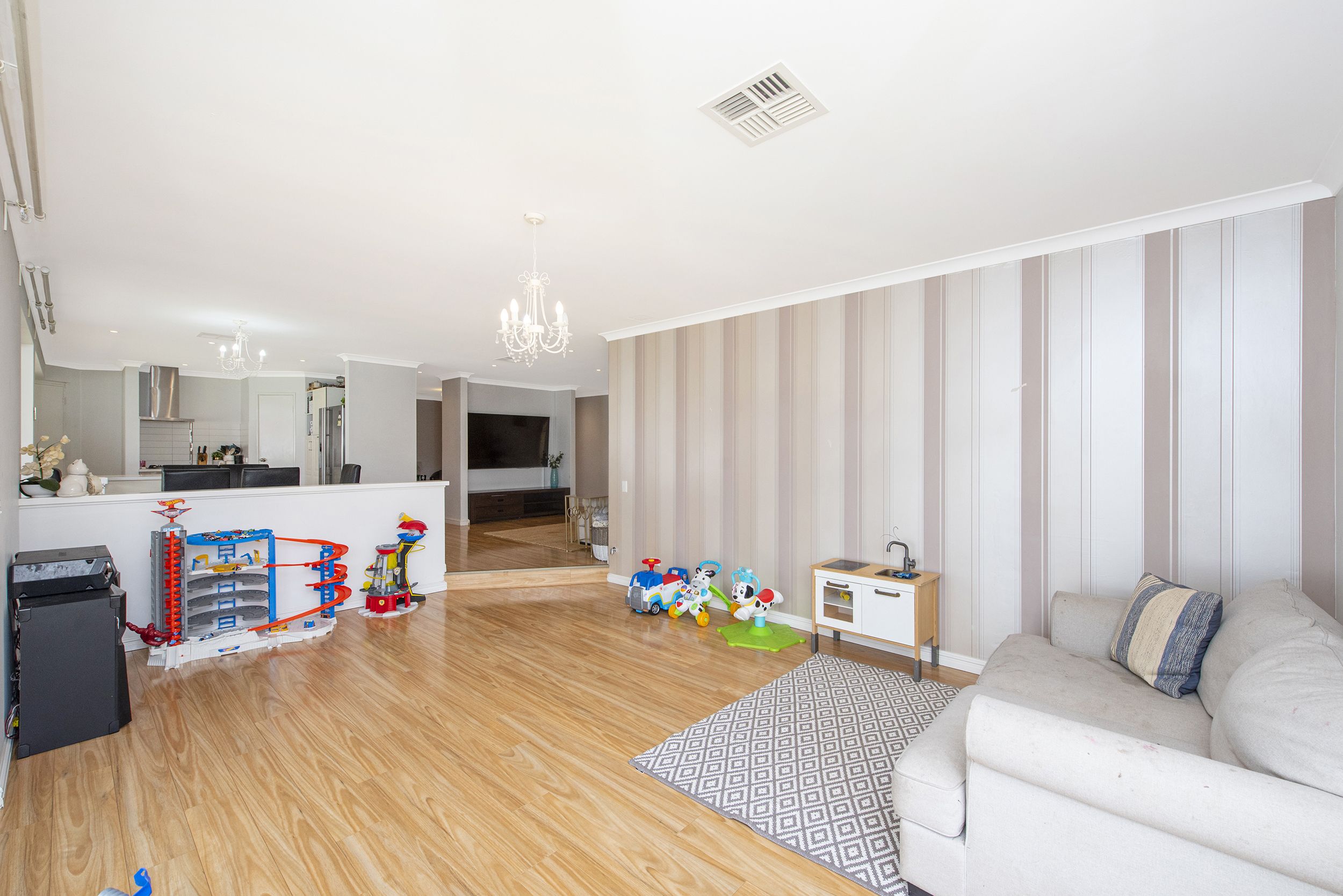 2 Arunta Place, Rockingham, WA 6168