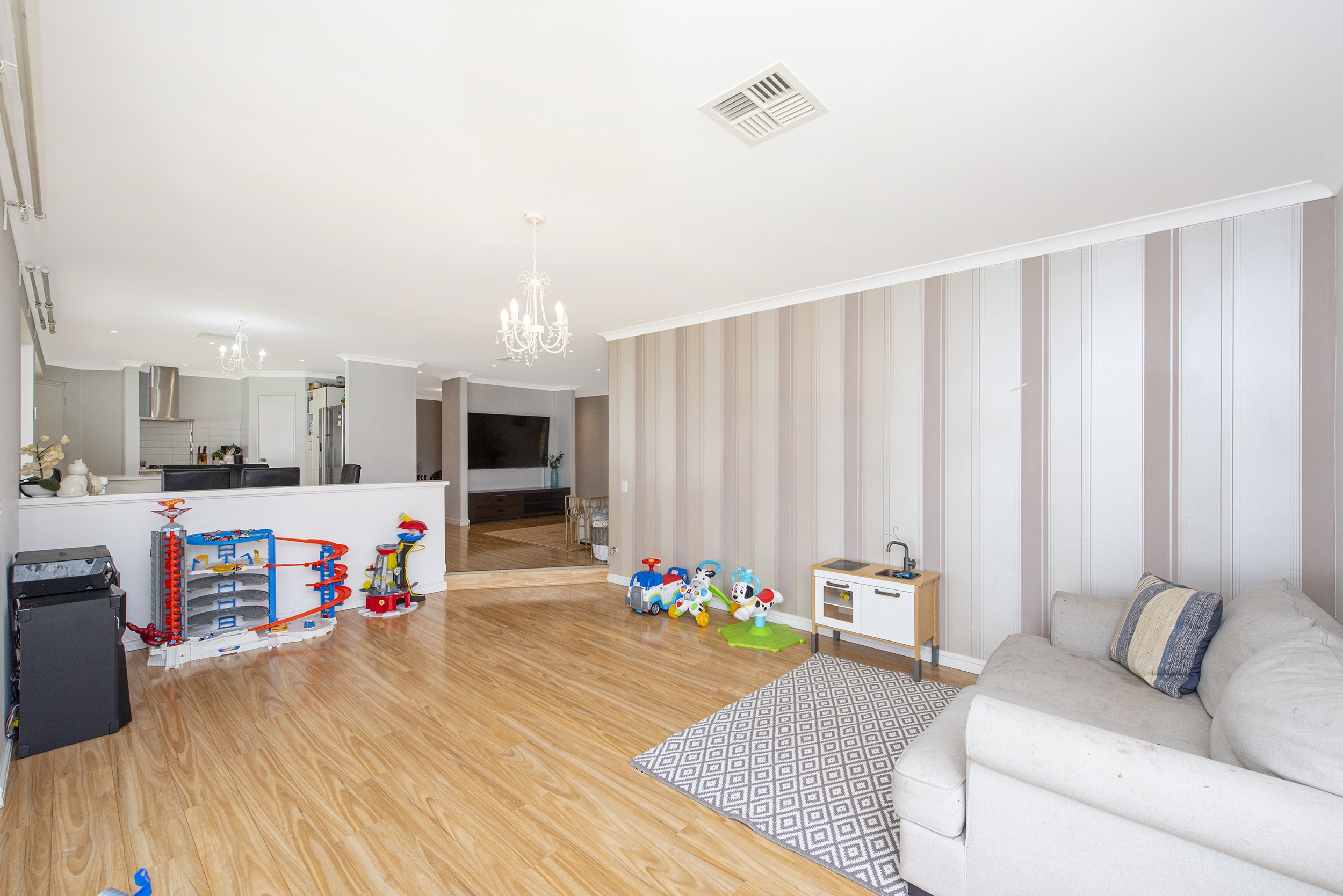 2 Arunta Place, Rockingham, WA 6168
