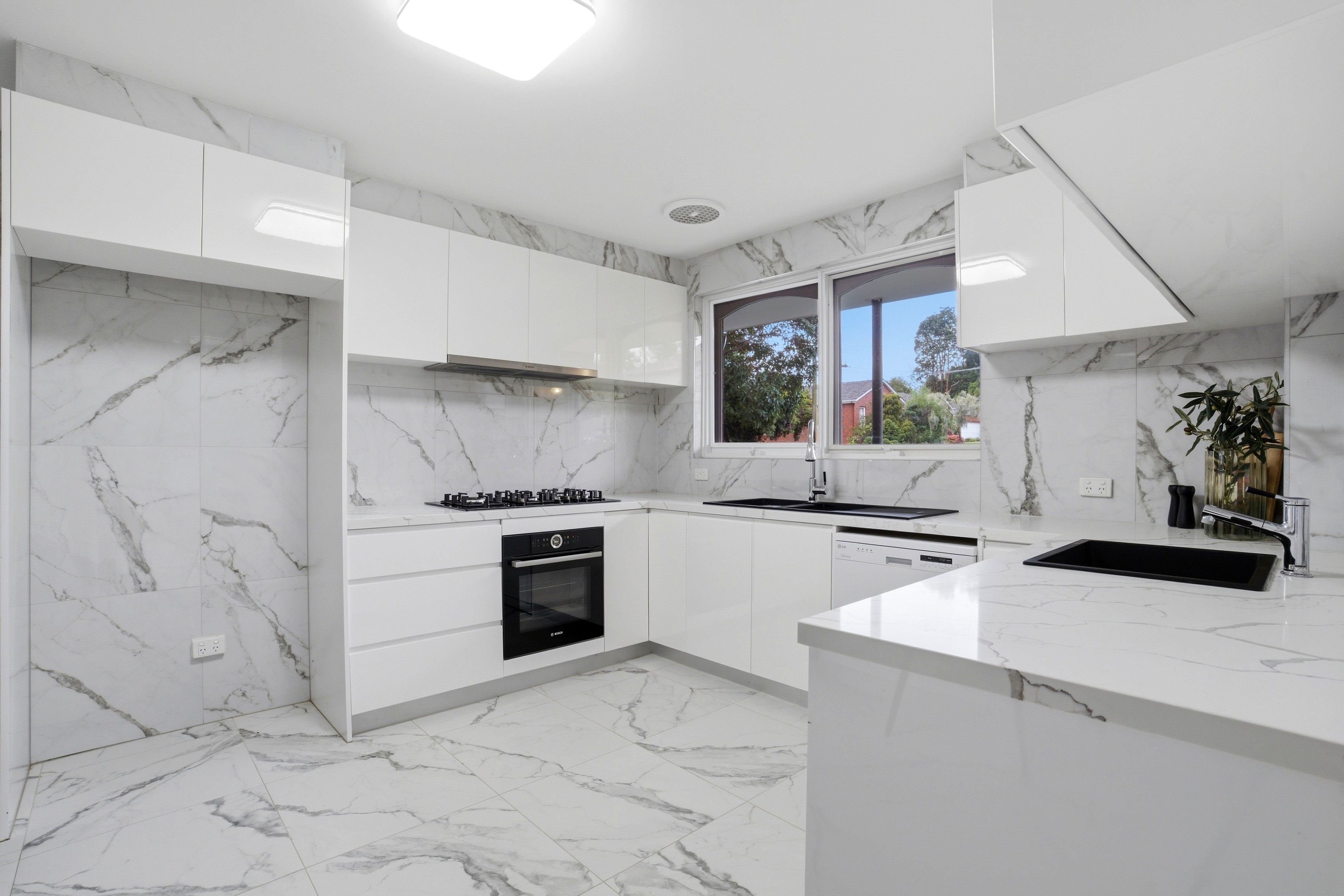 18 Singleton Road — photo 6 of 11