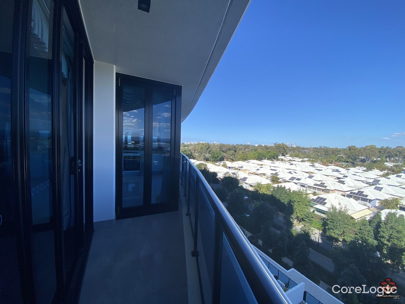 4511/5 Harbour Side Court — photo 9 of 10