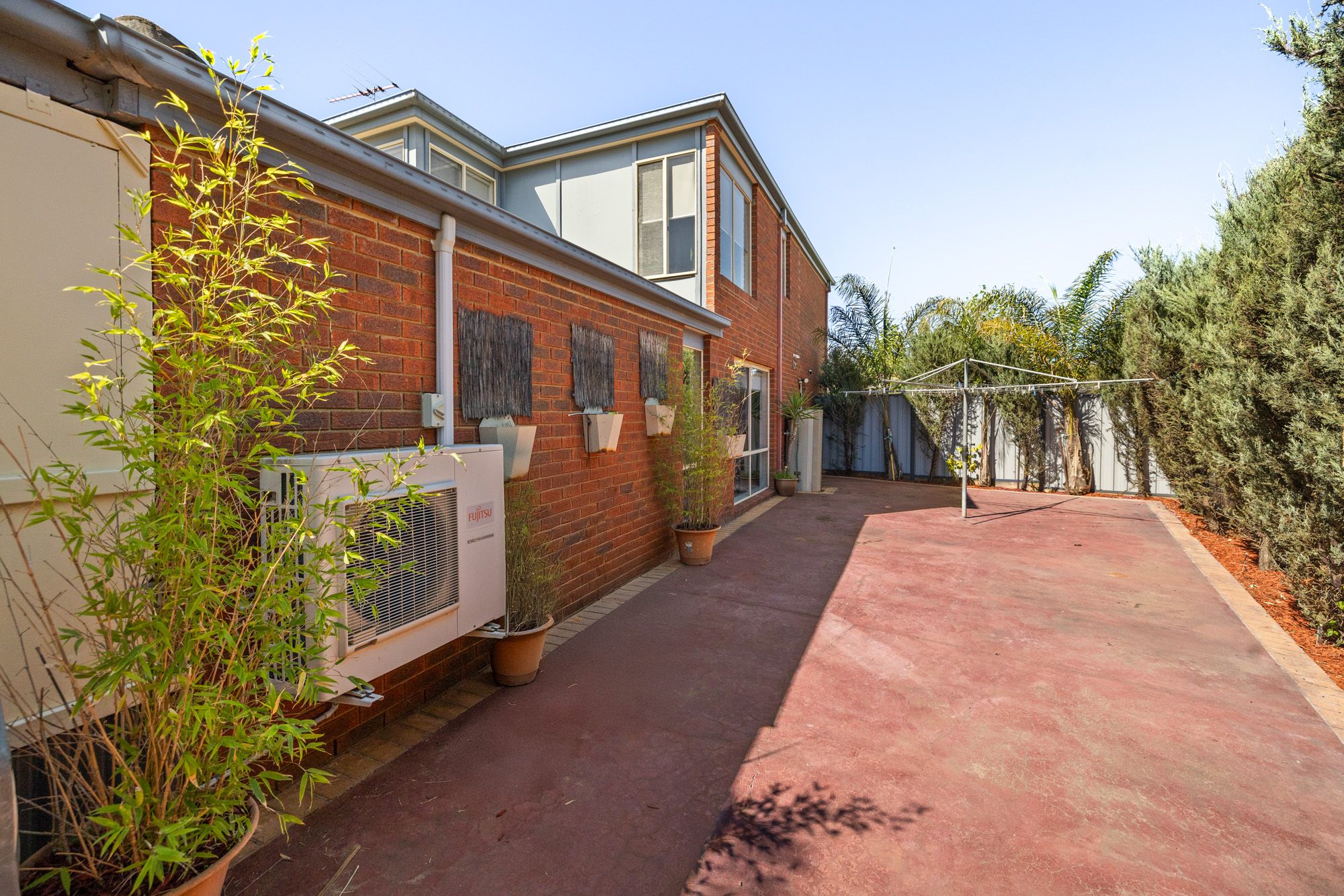 1 Trentham Close — photo 21 of 25