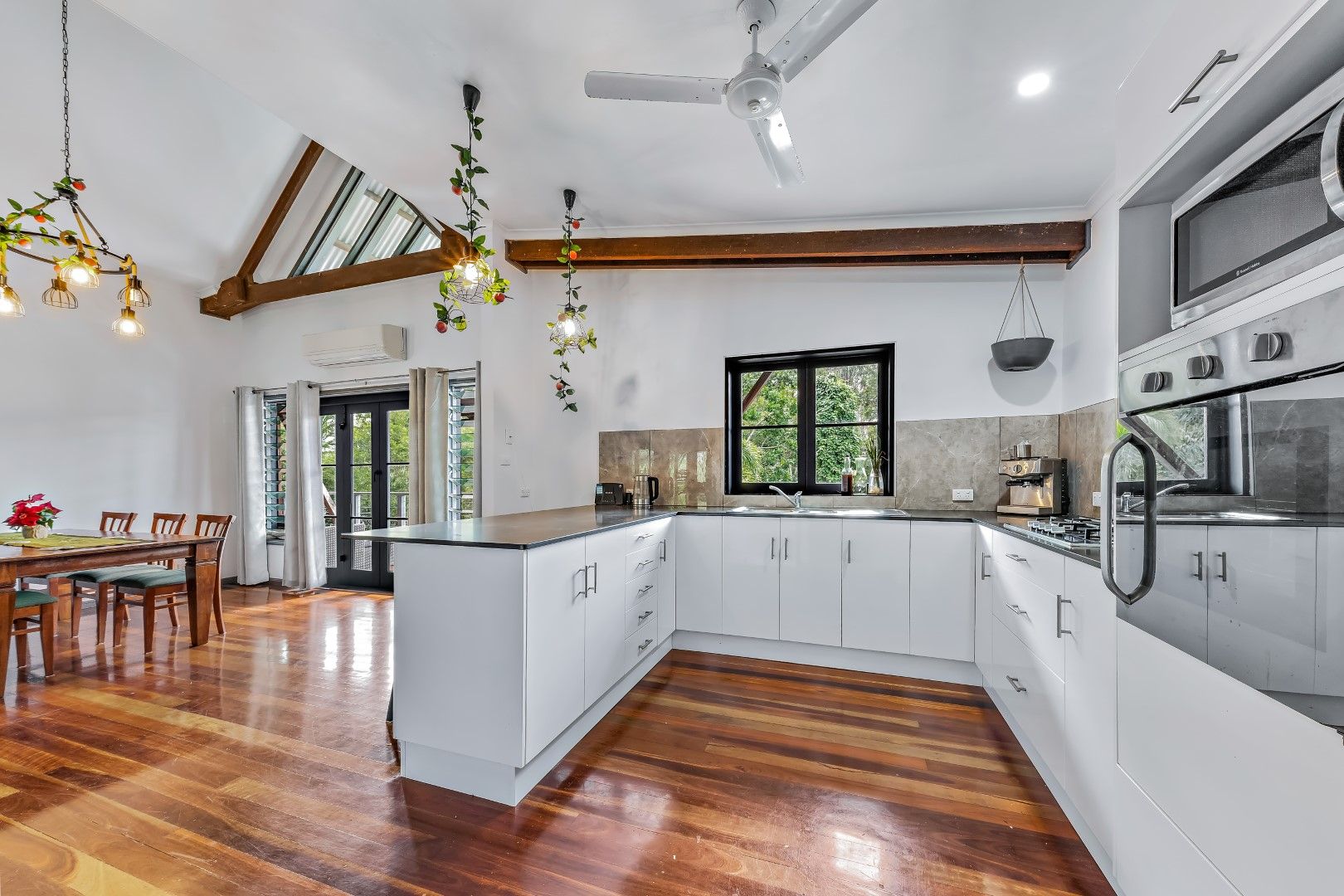 29 Eshelby Drive, Cannonvale QLD 4802