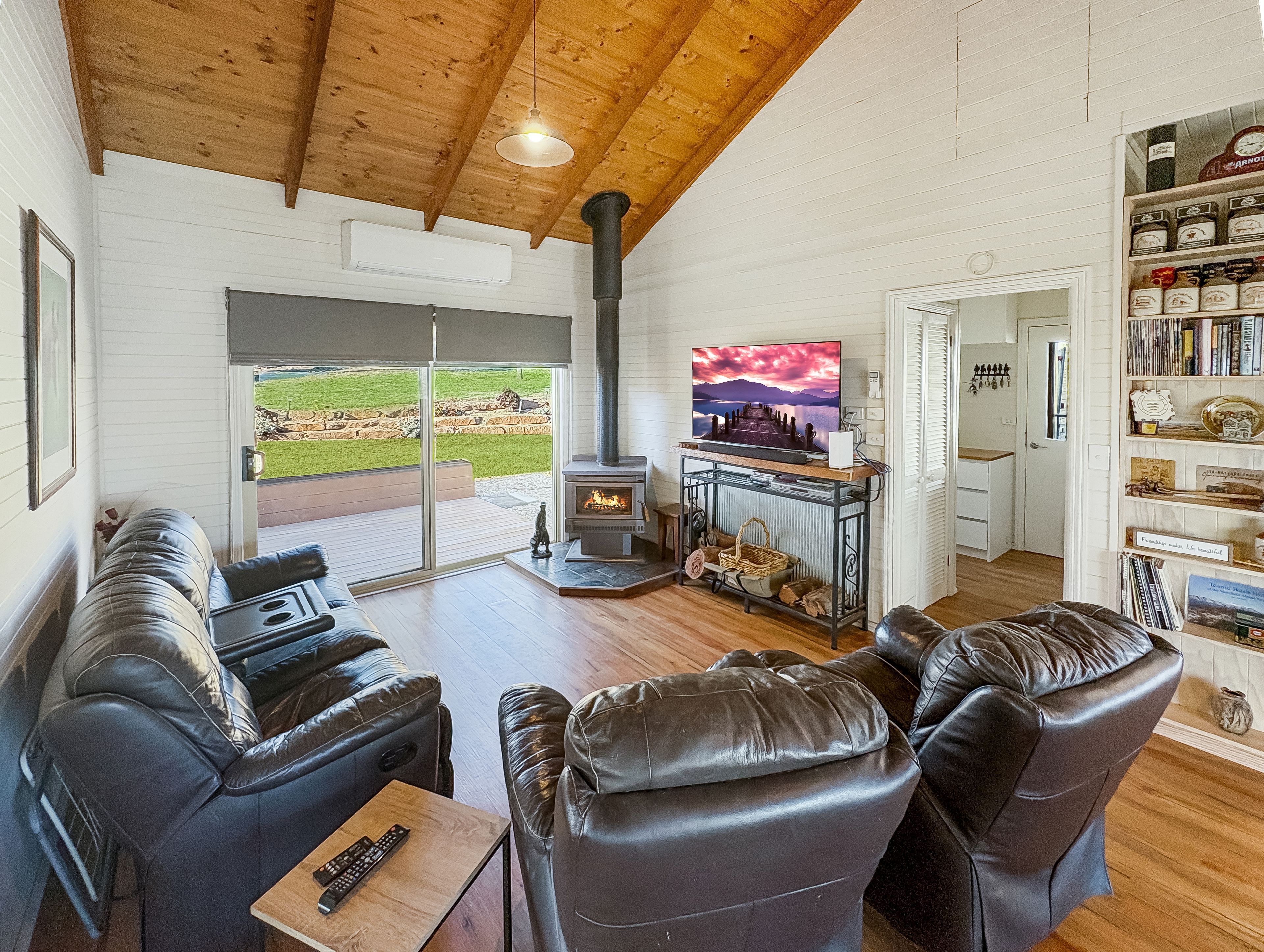 180 Purcells Road — photo 3 of 6