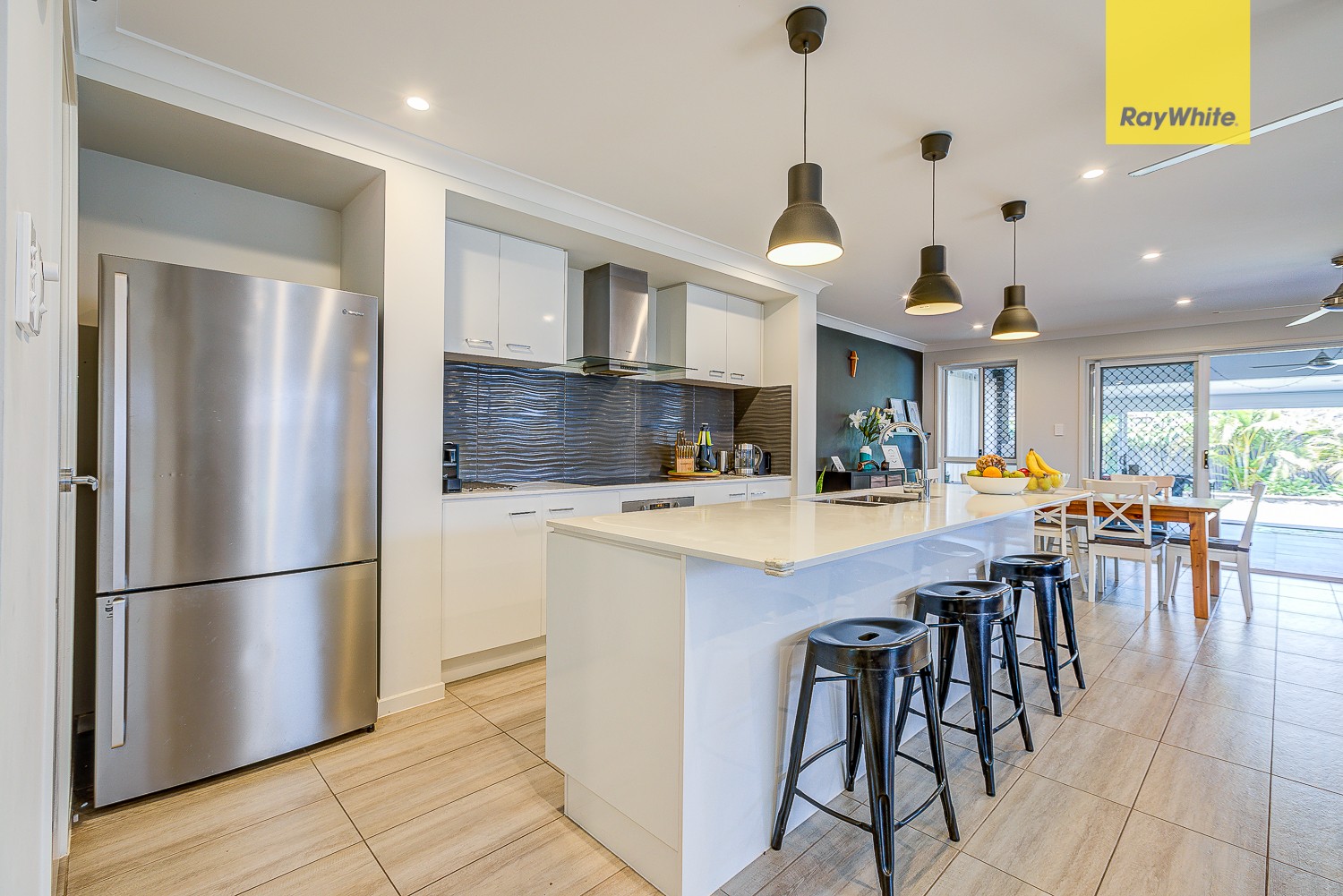 6 Adventurer Street, Kuraby, QLD 4112