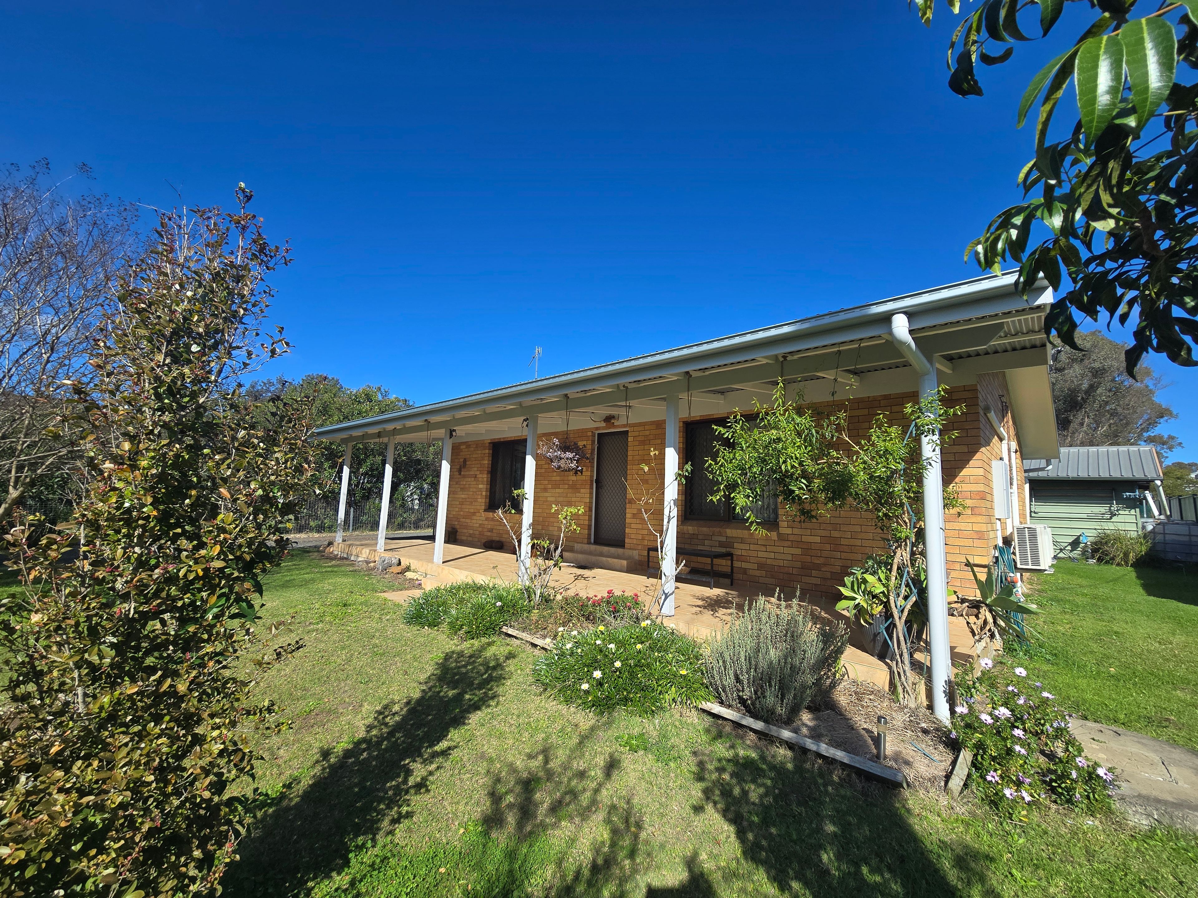 49 Albert Street West — photo from Ray White Rural Crows Nest