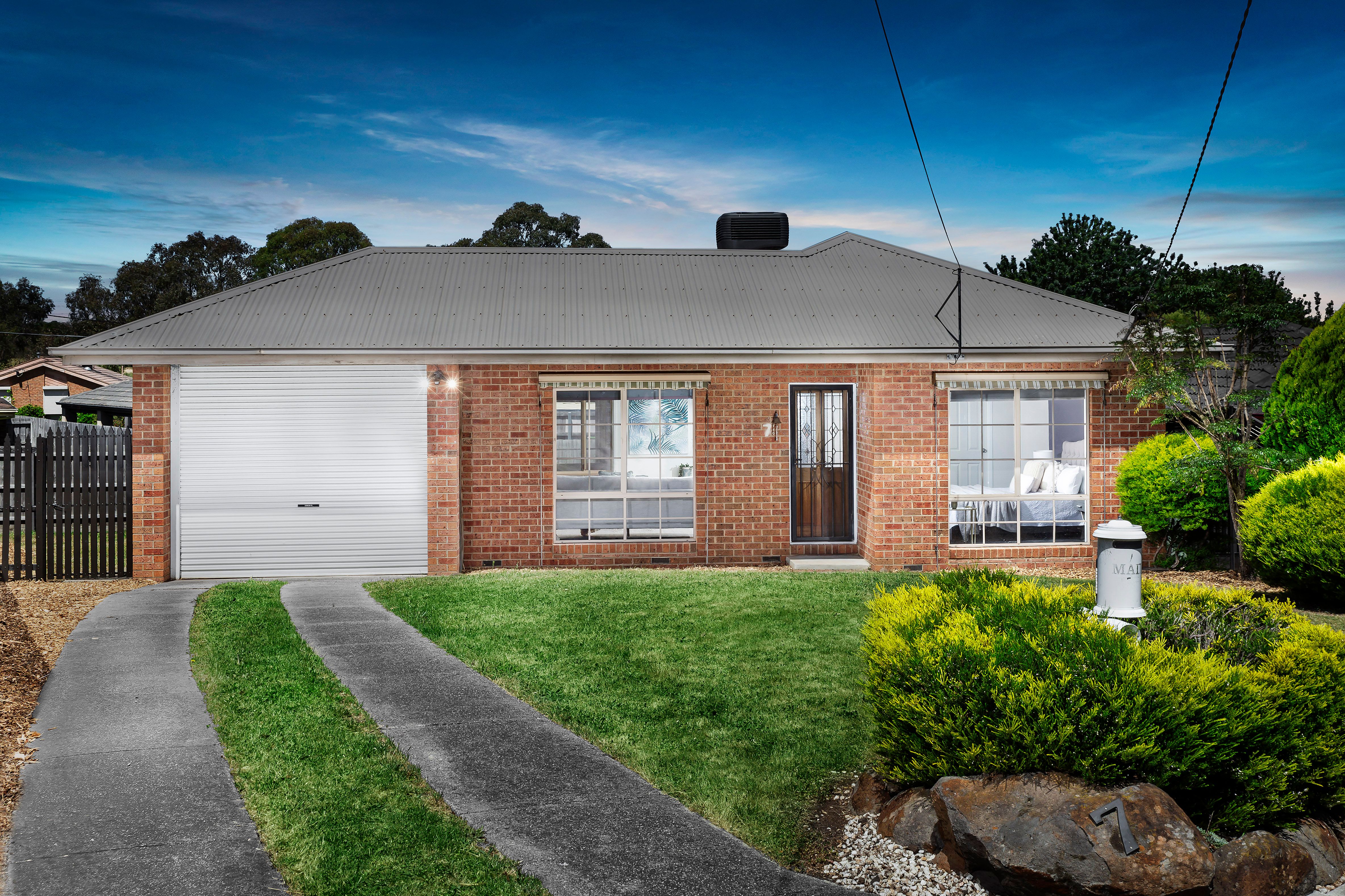 7 Kenthurst Court, Mill Park VIC 3082