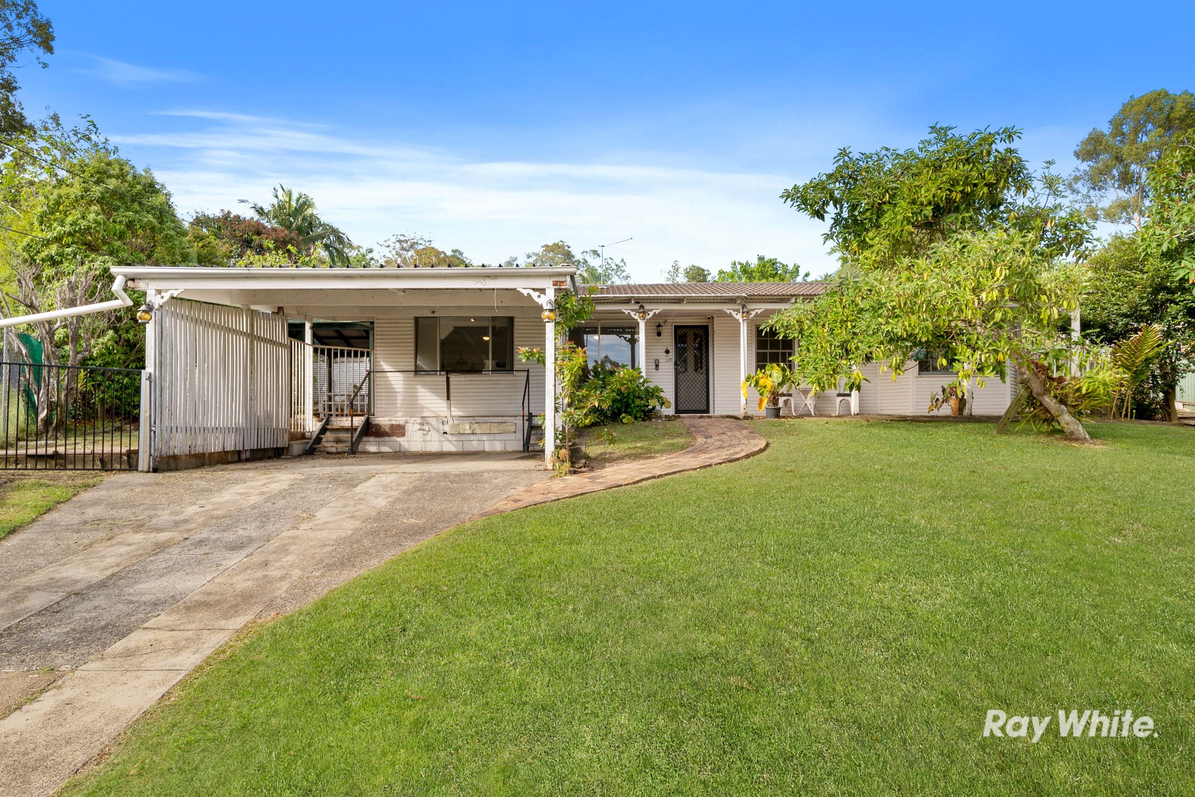 23 Palm Avenue, Kingston, QLD 4114