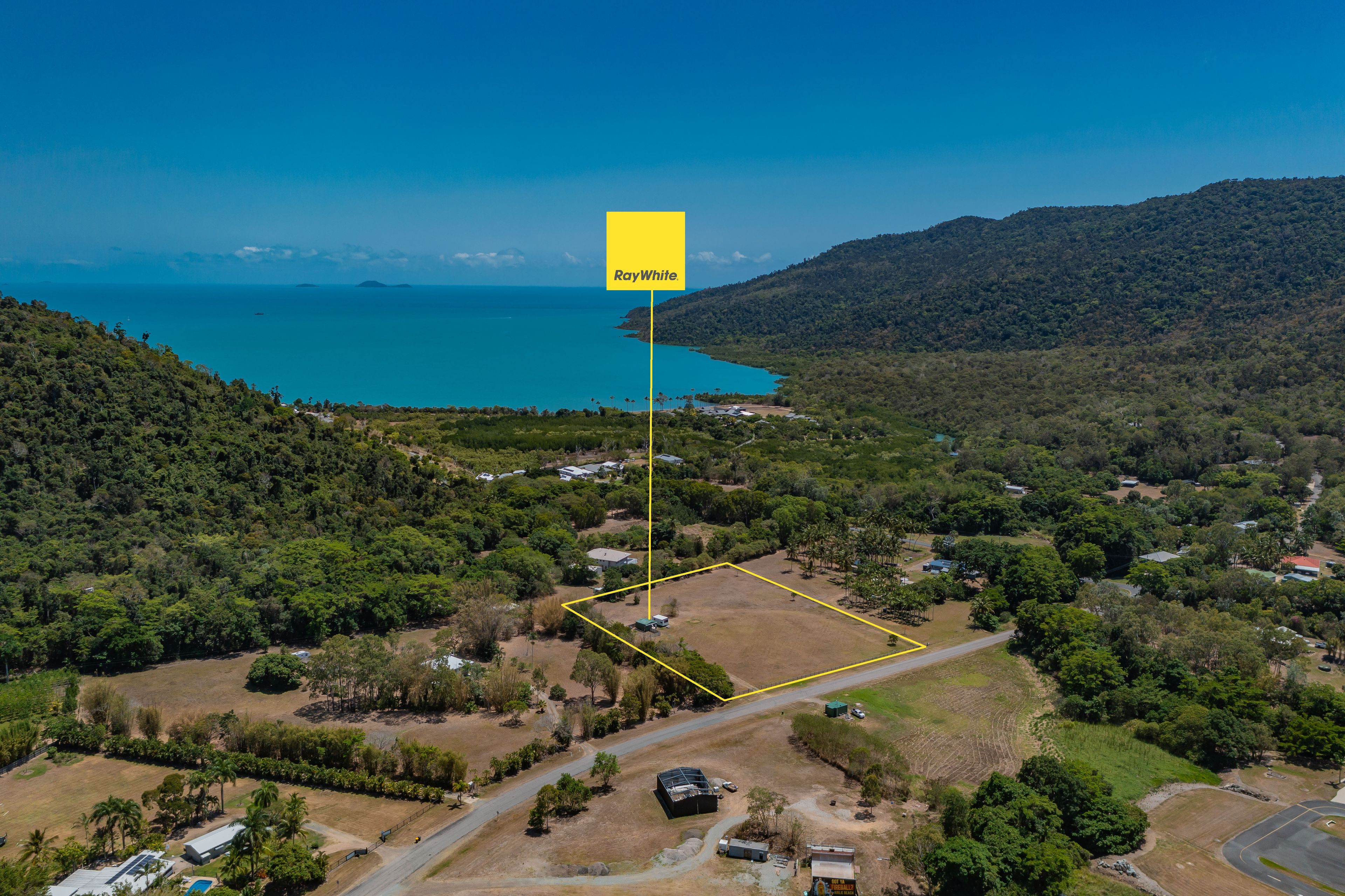 13 Jasinique Drive, Flametree QLD 4802