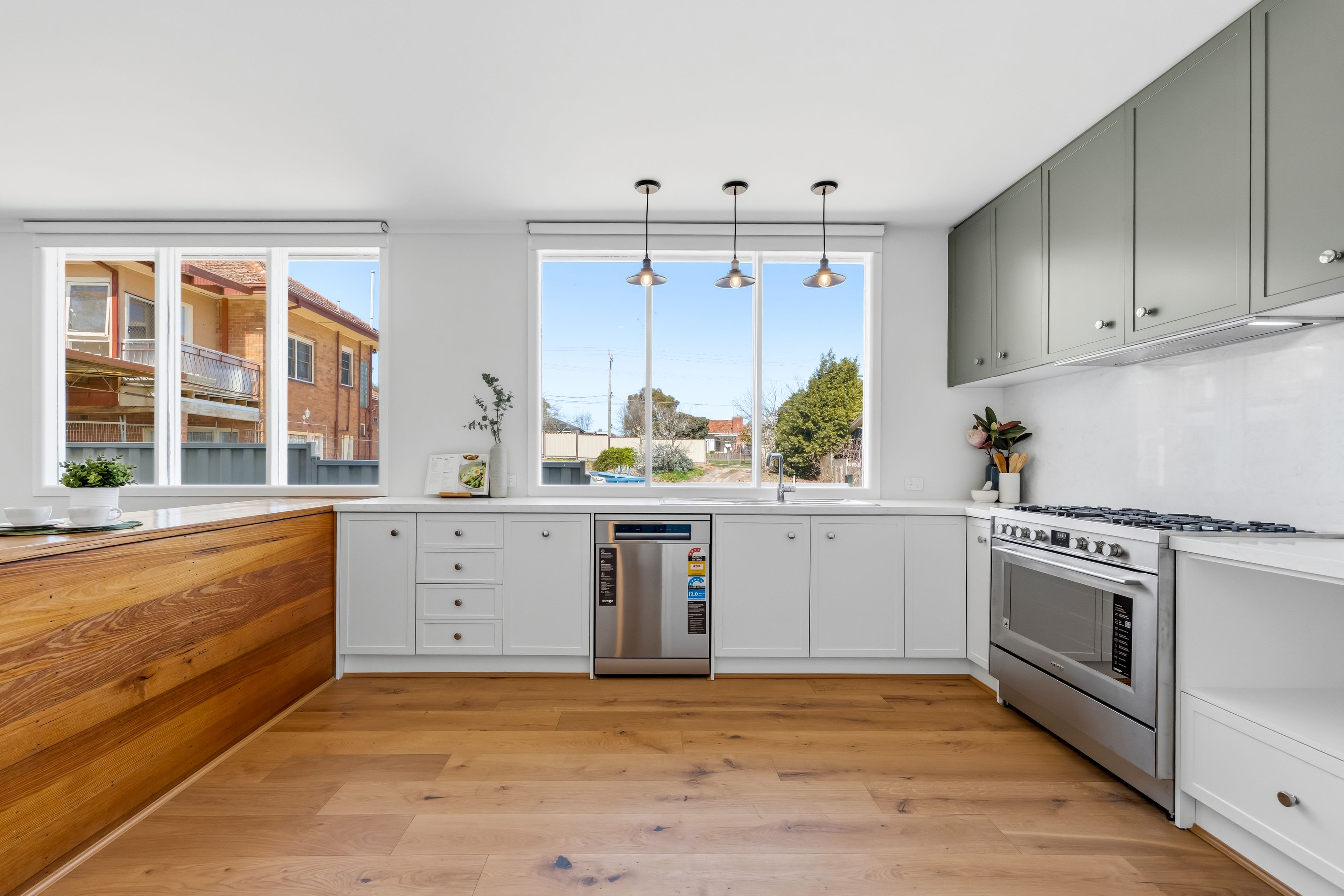 328 Richards Street — photo 10 of 30