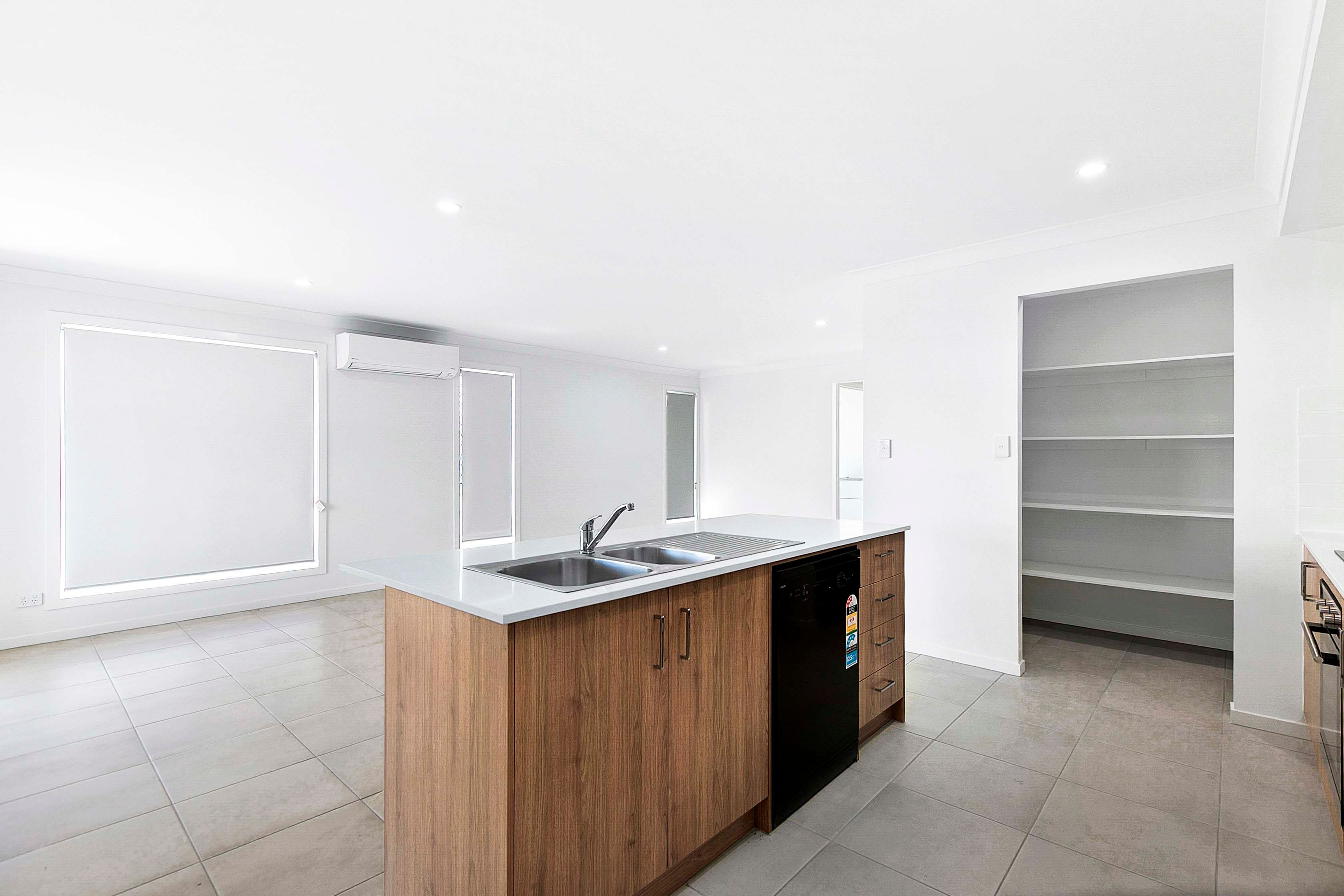 19 Bushnell Road — photo 3 of 14