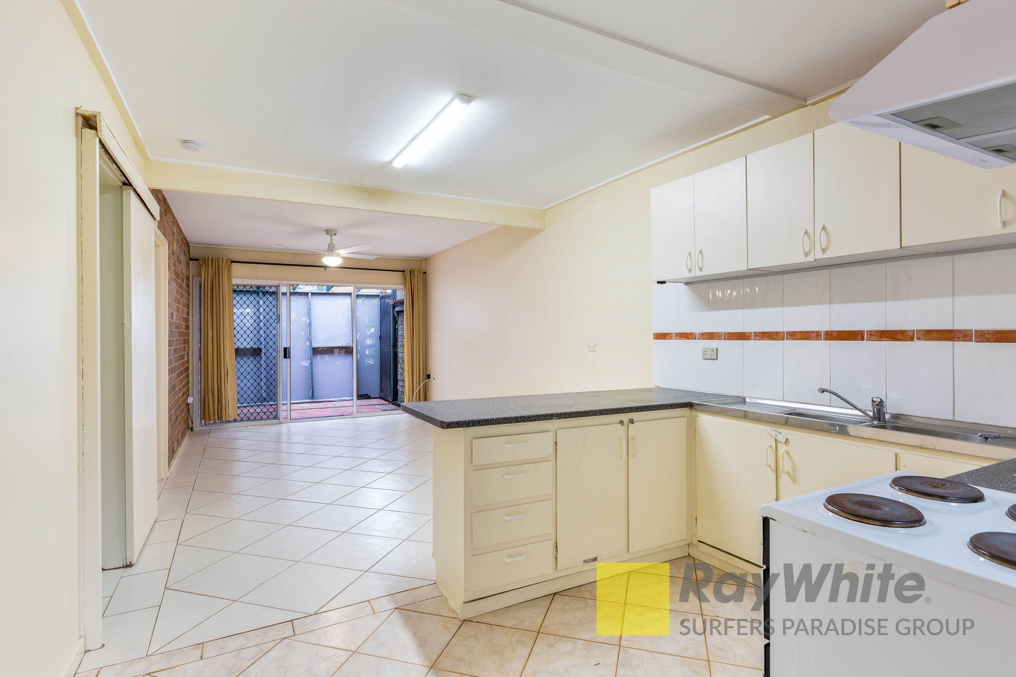 2/18 Leonard Avenue, Surfers Paradise, QLD 4217