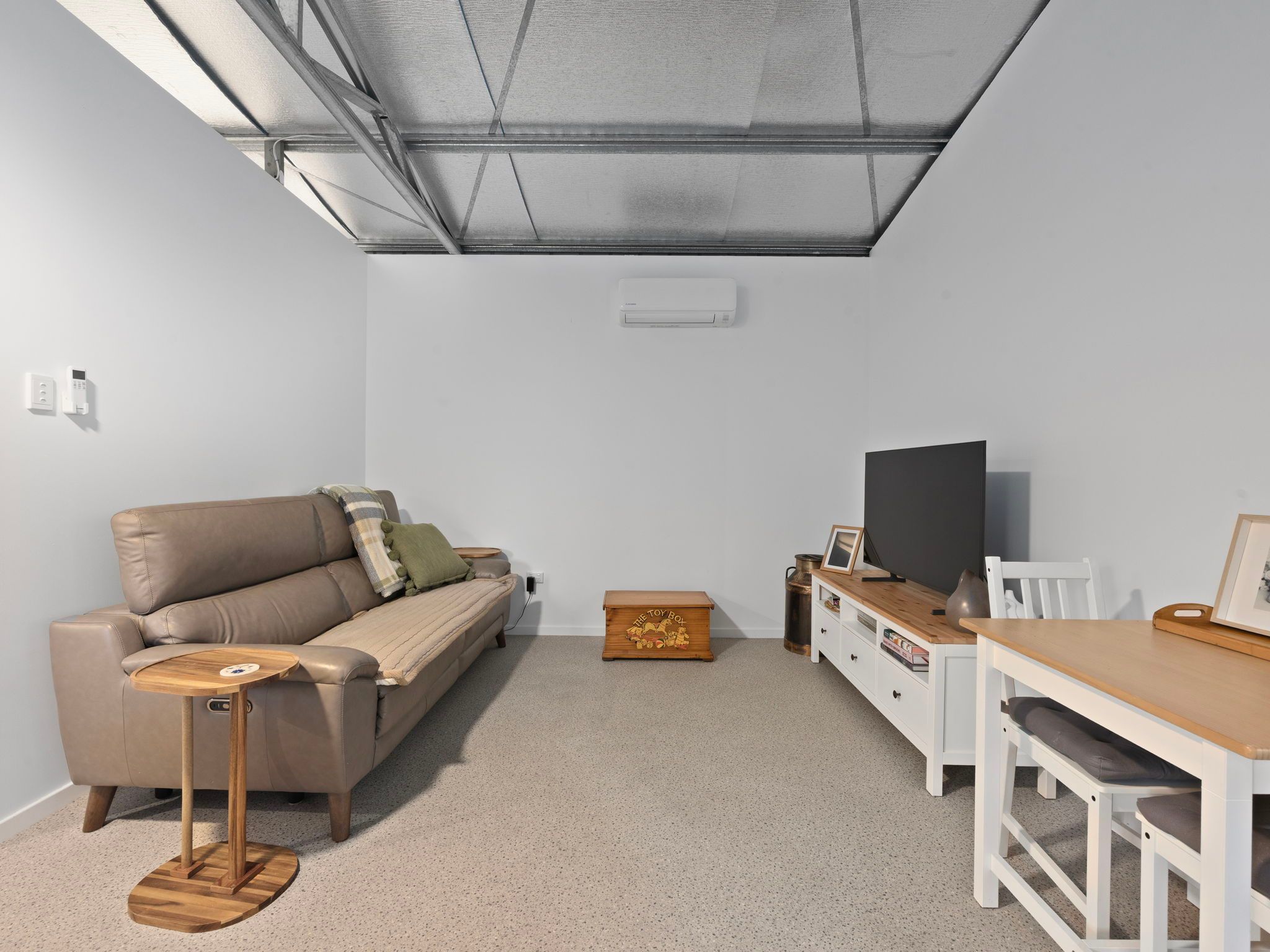 8 Macaulay Street — photo 15 of 25