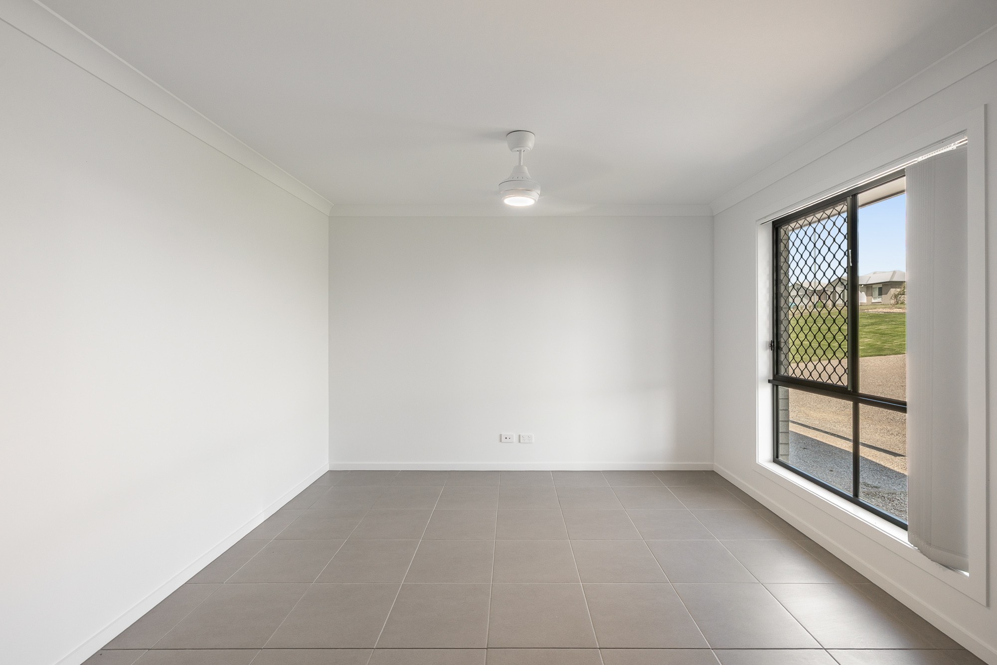 1/1 Wingspan Street, Meringandan West, QLD 4352