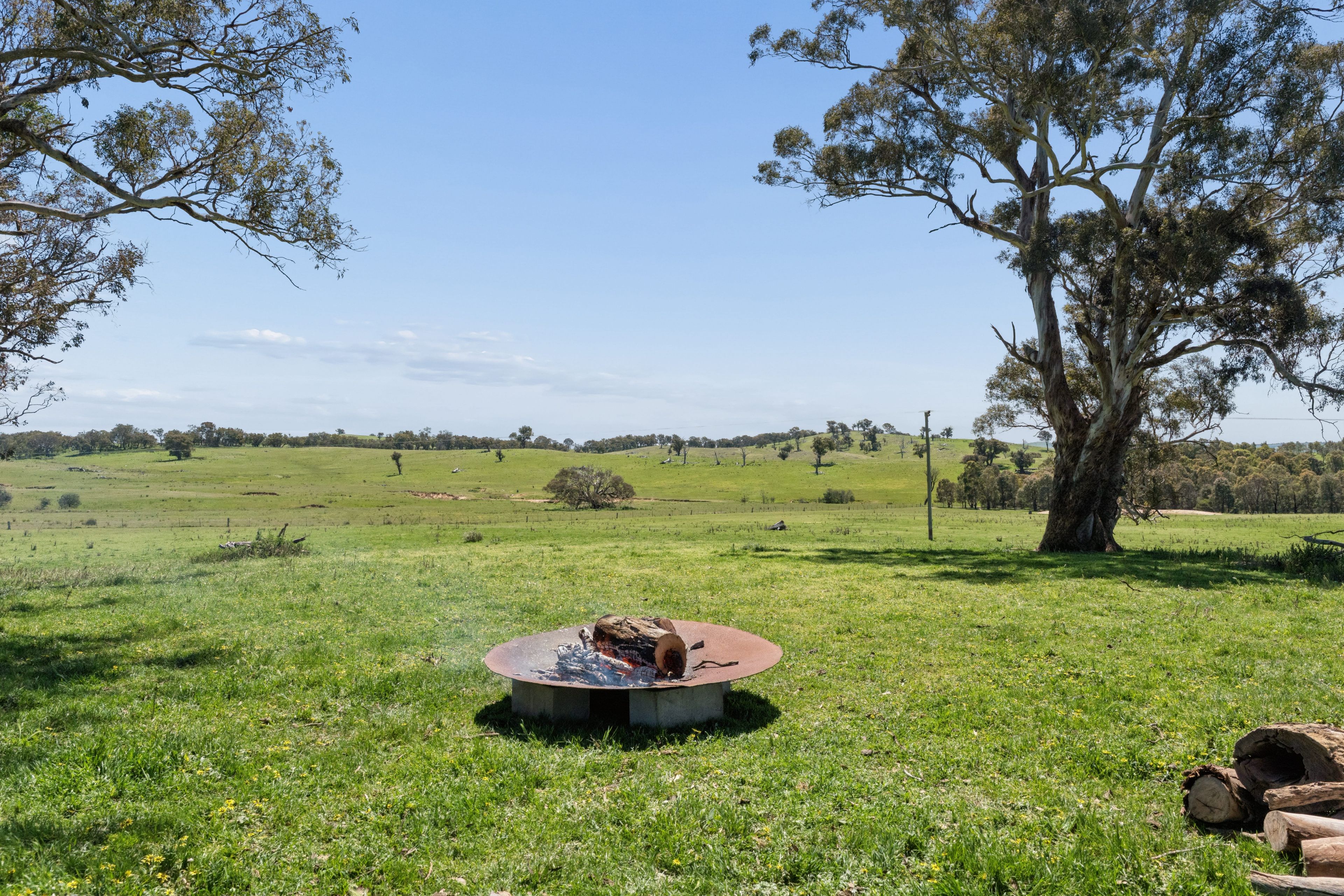 "Banjo's", 28238 Hume Highway — photo 15 of 26