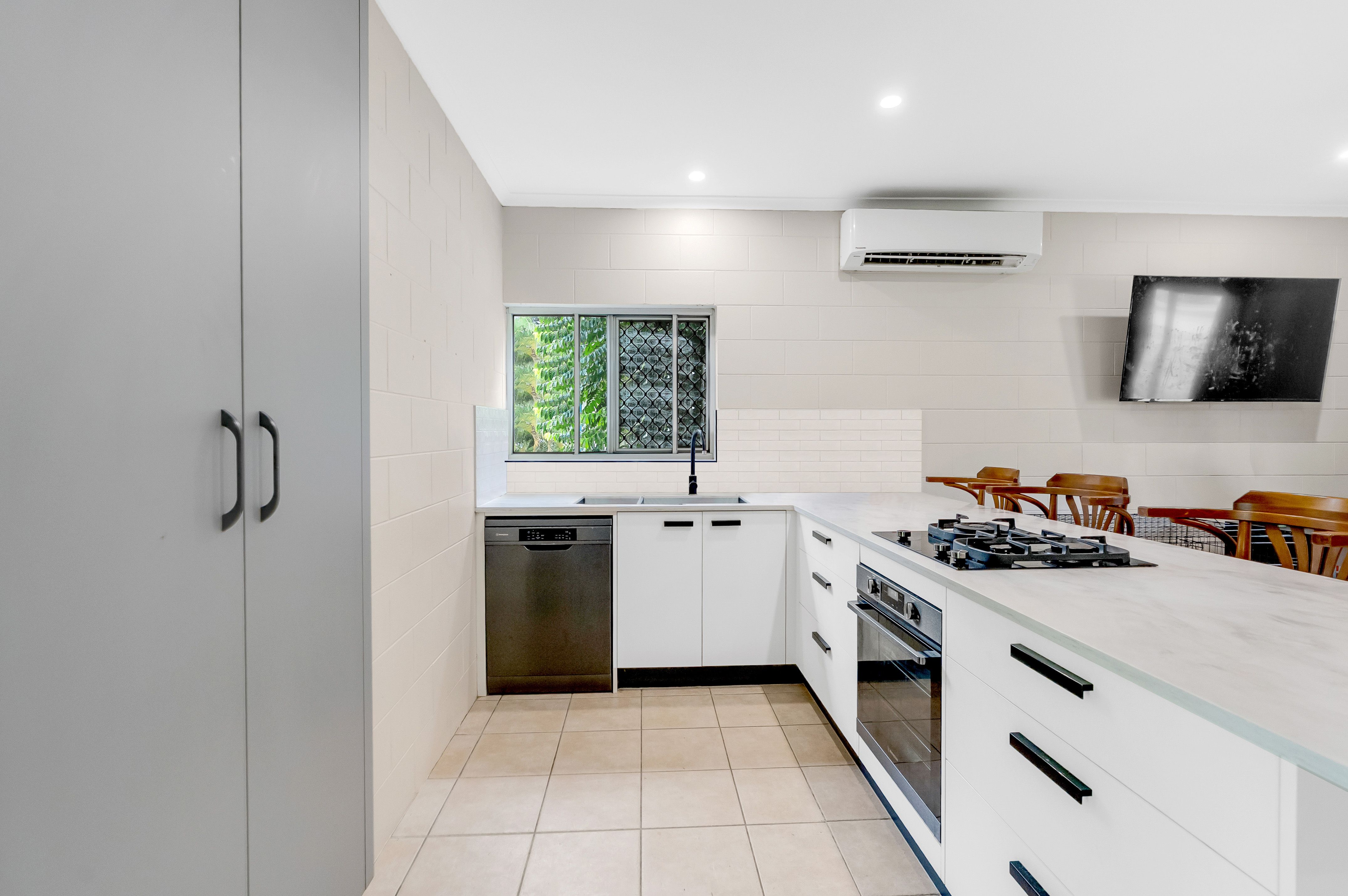 19 Buzacott Street — photo 5 of 19