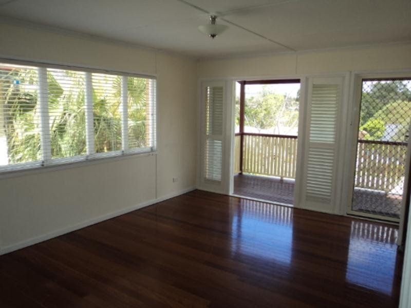 44 Yanderra Avenue, Arana Hills, QLD 4054