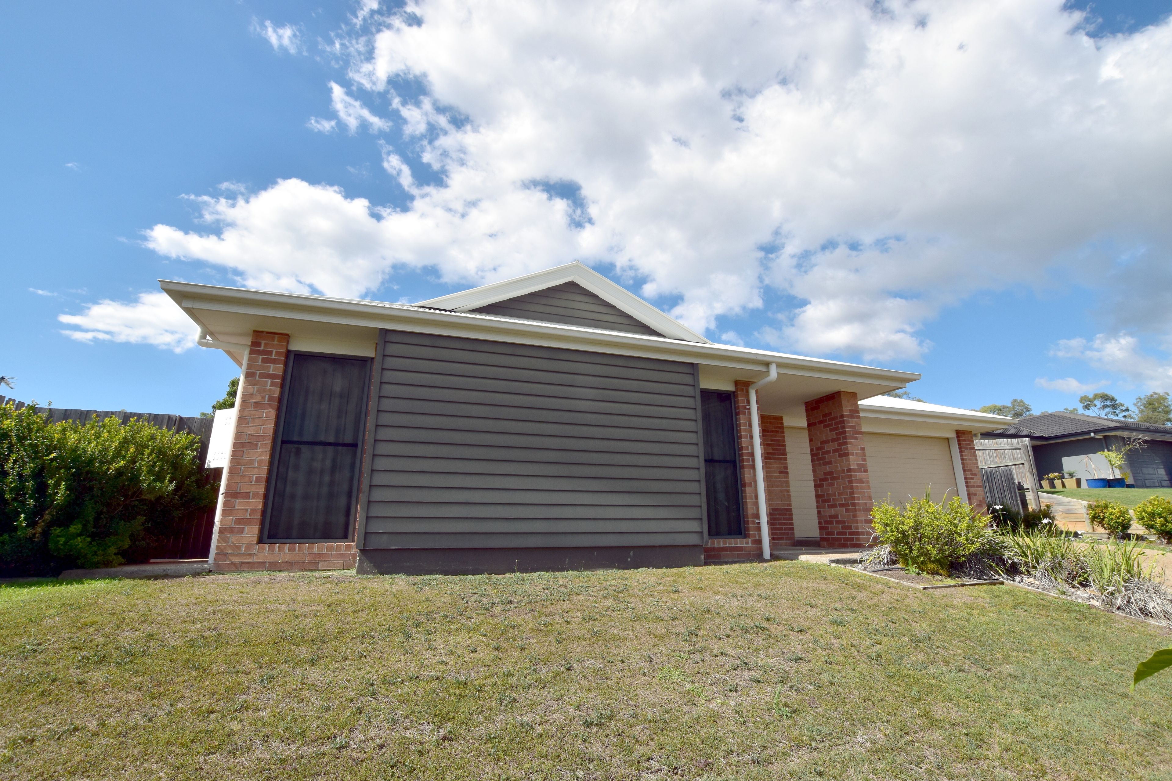11 Cornforth Crescent, Kirkwood, QLD 4680