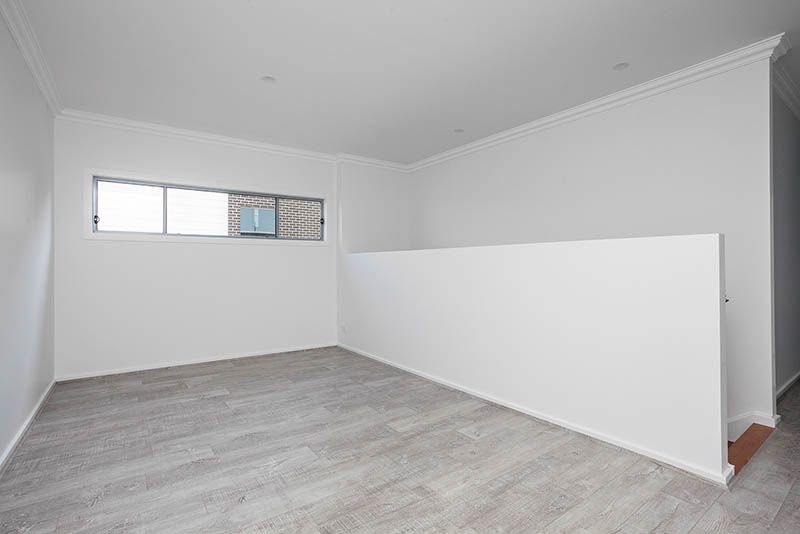 33 Elizabeth Circuit, Flinders, NSW 2529