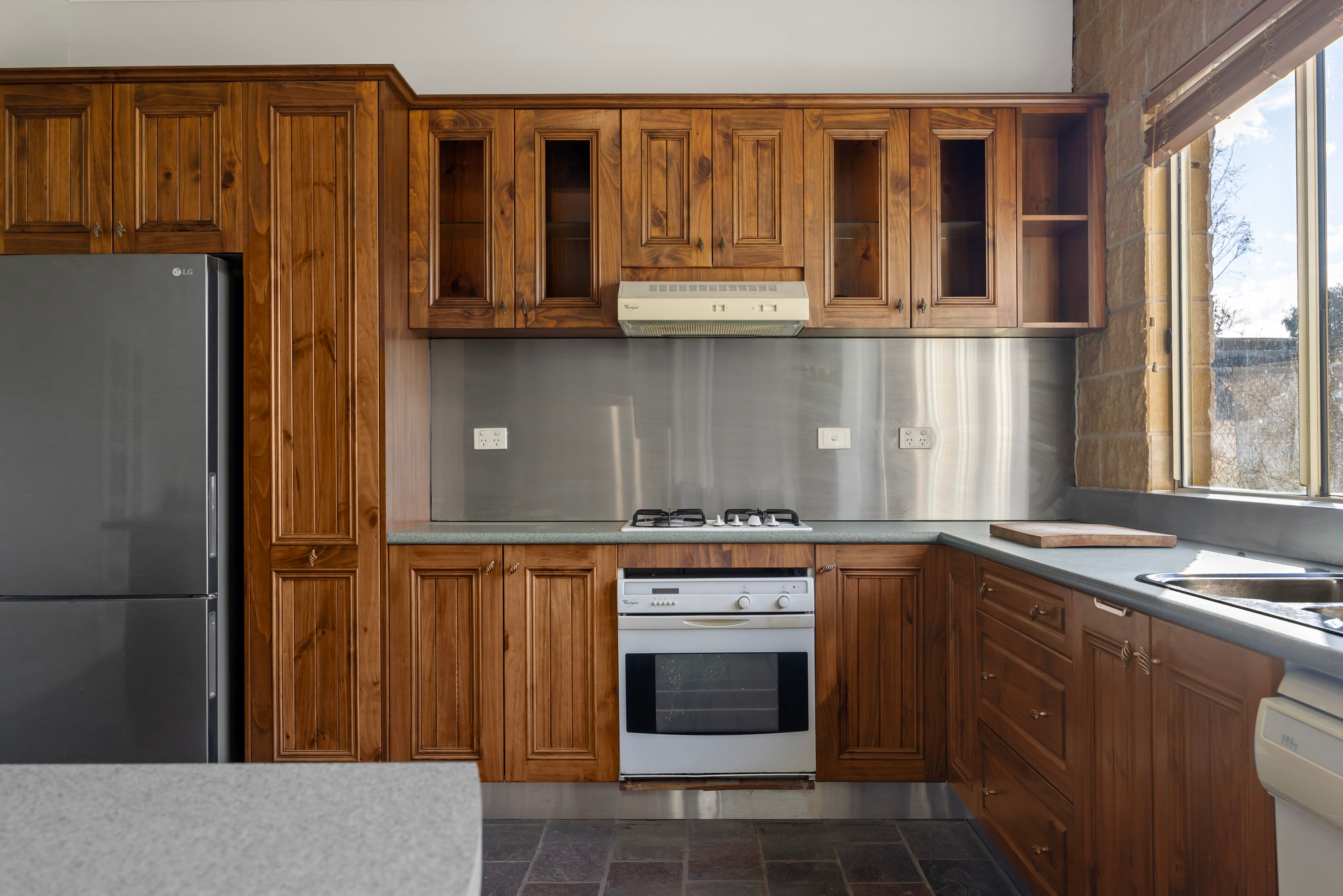 105 Lakeview Drive — photo 10 of 23