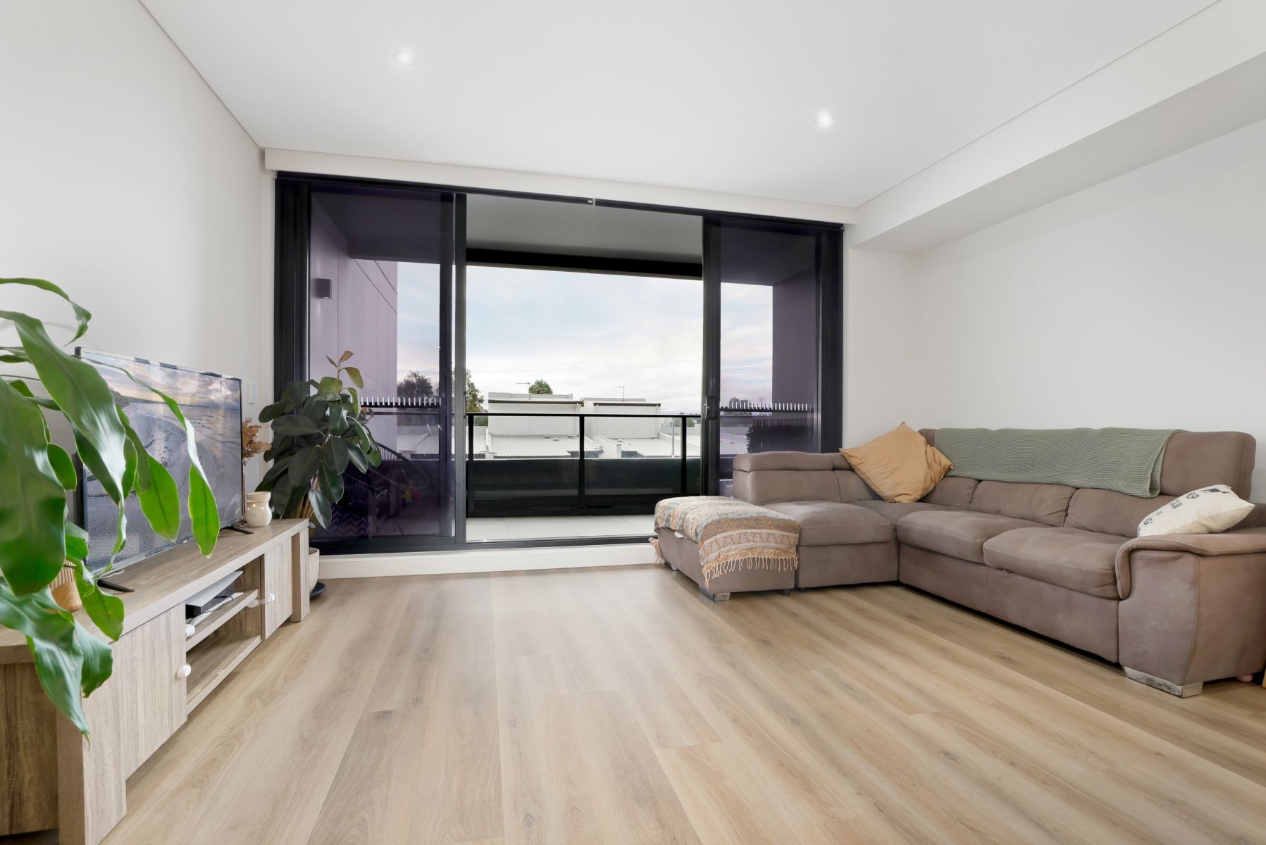 214/2B Lord Sheffield Circuit, Penrith, NSW 2750