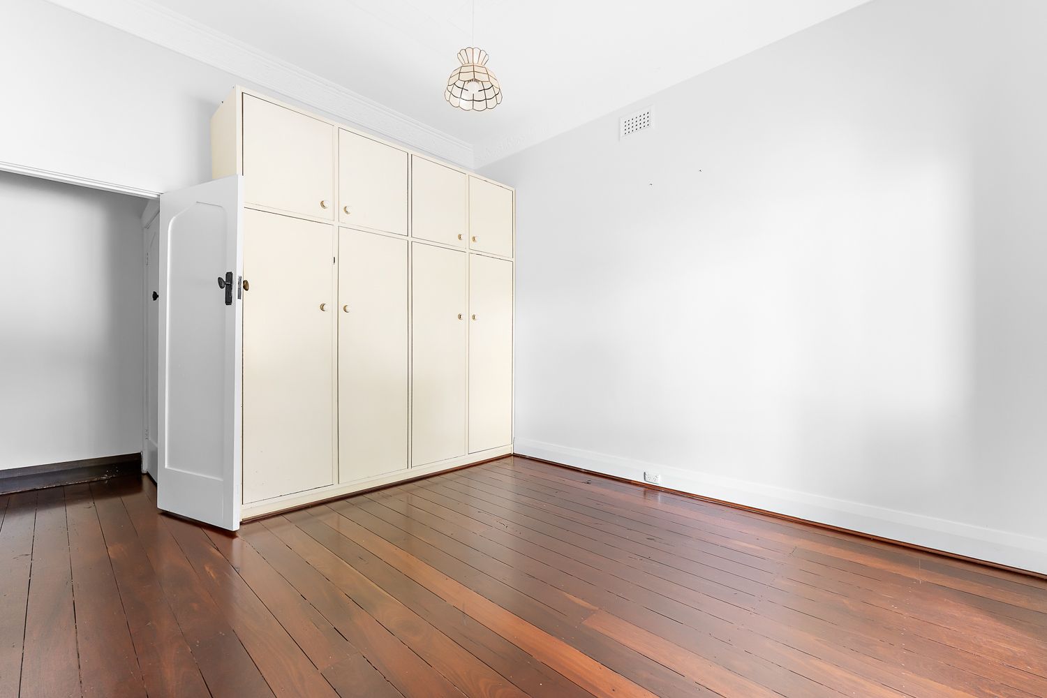 49 Vincent Street — photo 7 of 16