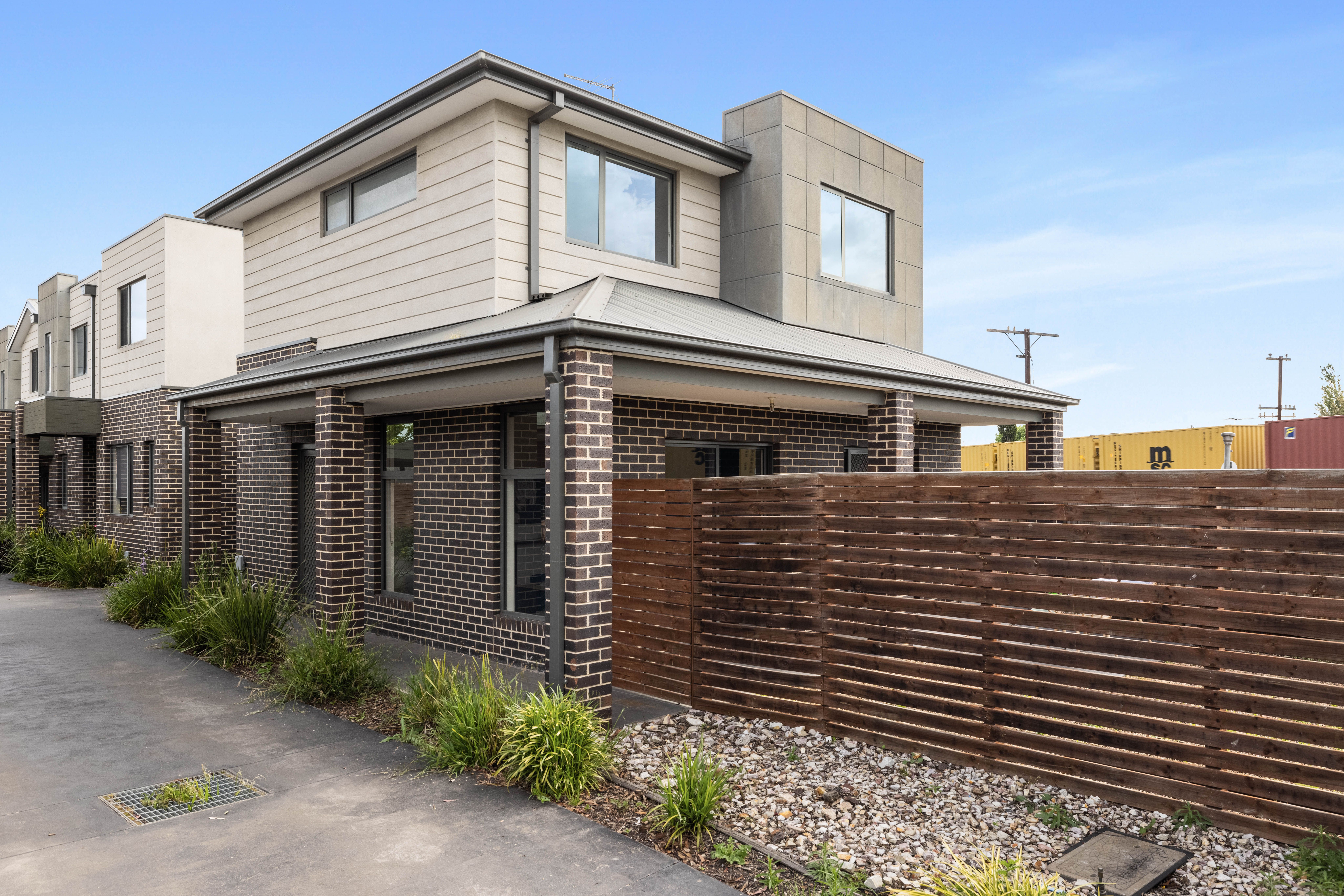 2/43 Anselm Grove, Glenroy, VIC 3046