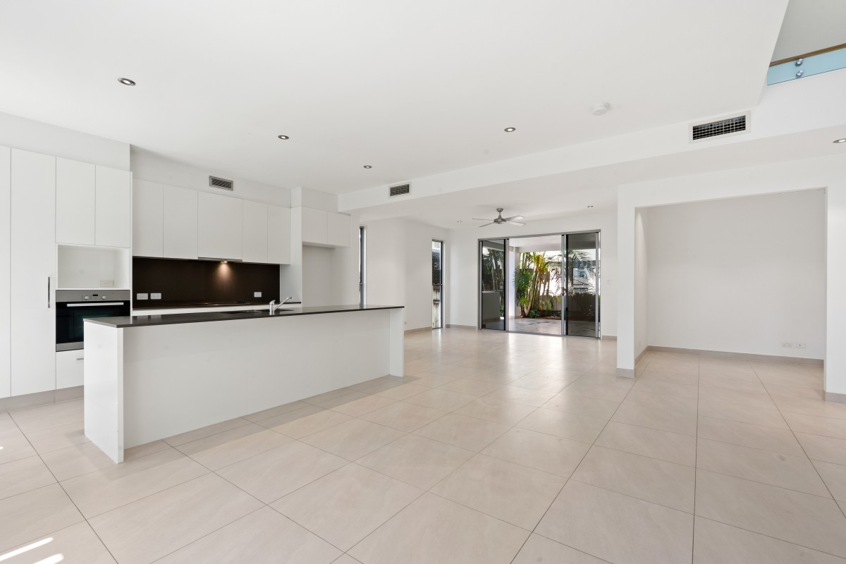 1 Mal Burke Street, Southport, QLD 4215