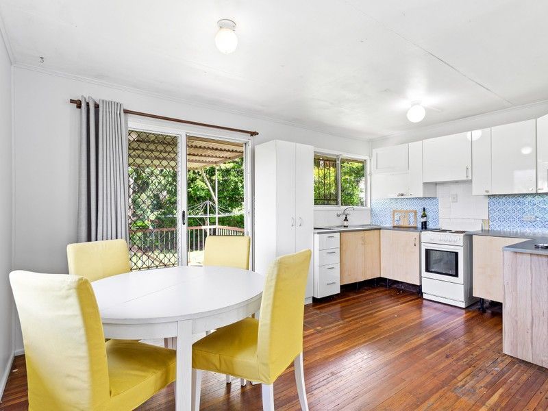 11 Kolora Crescent, Ferny Hills, QLD 4055