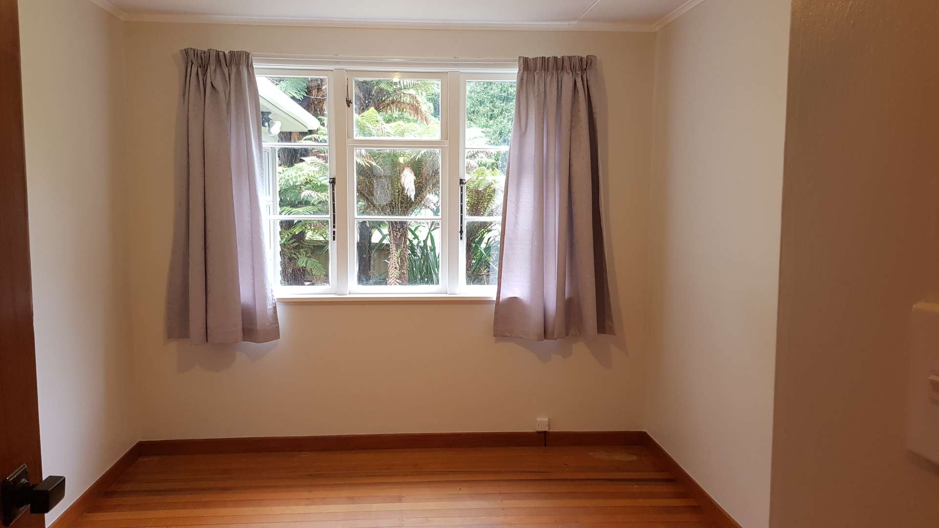 1128 Paradise Valley Road photo 4
