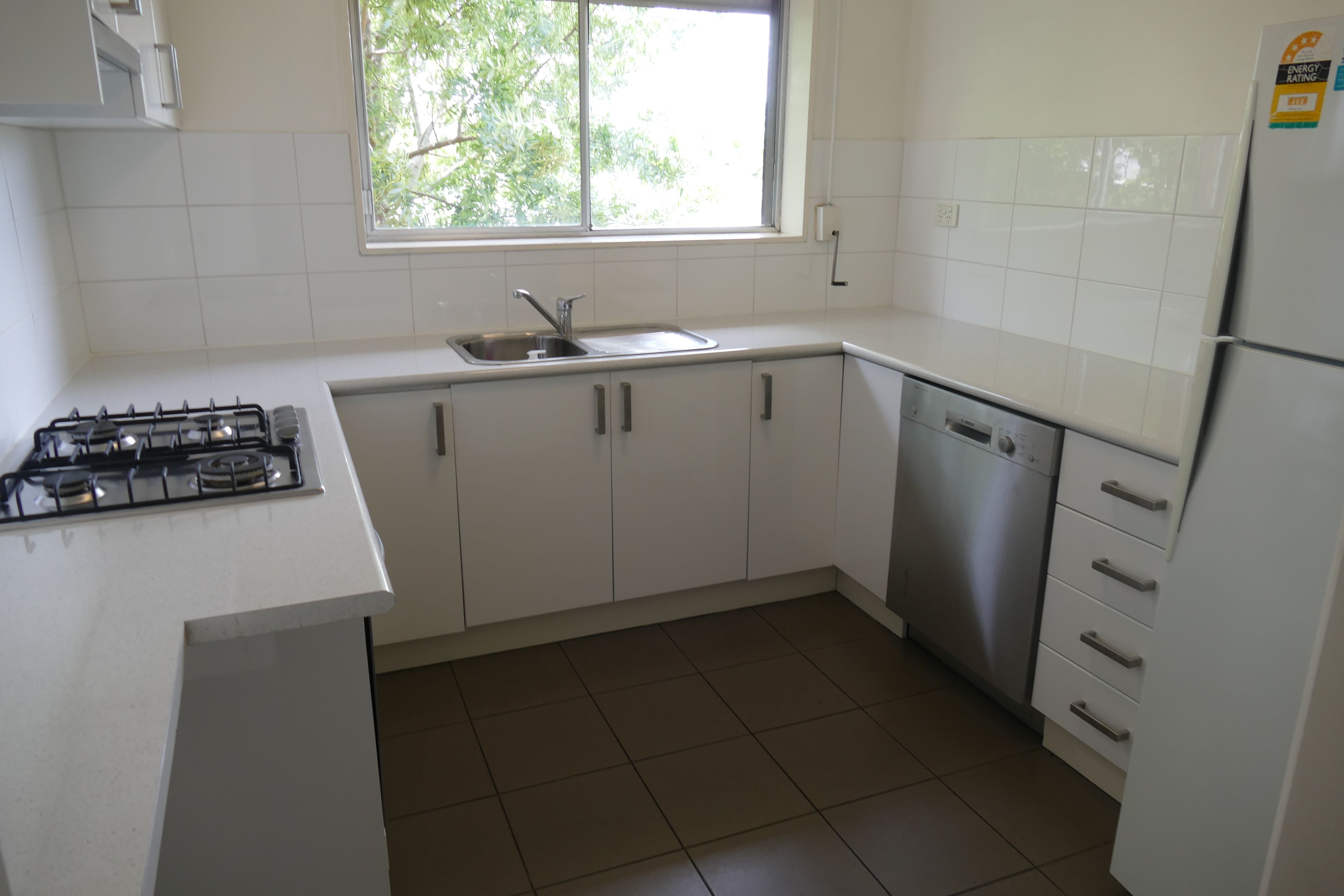 4/2 Paddington Road, Hughesdale, VIC 3166