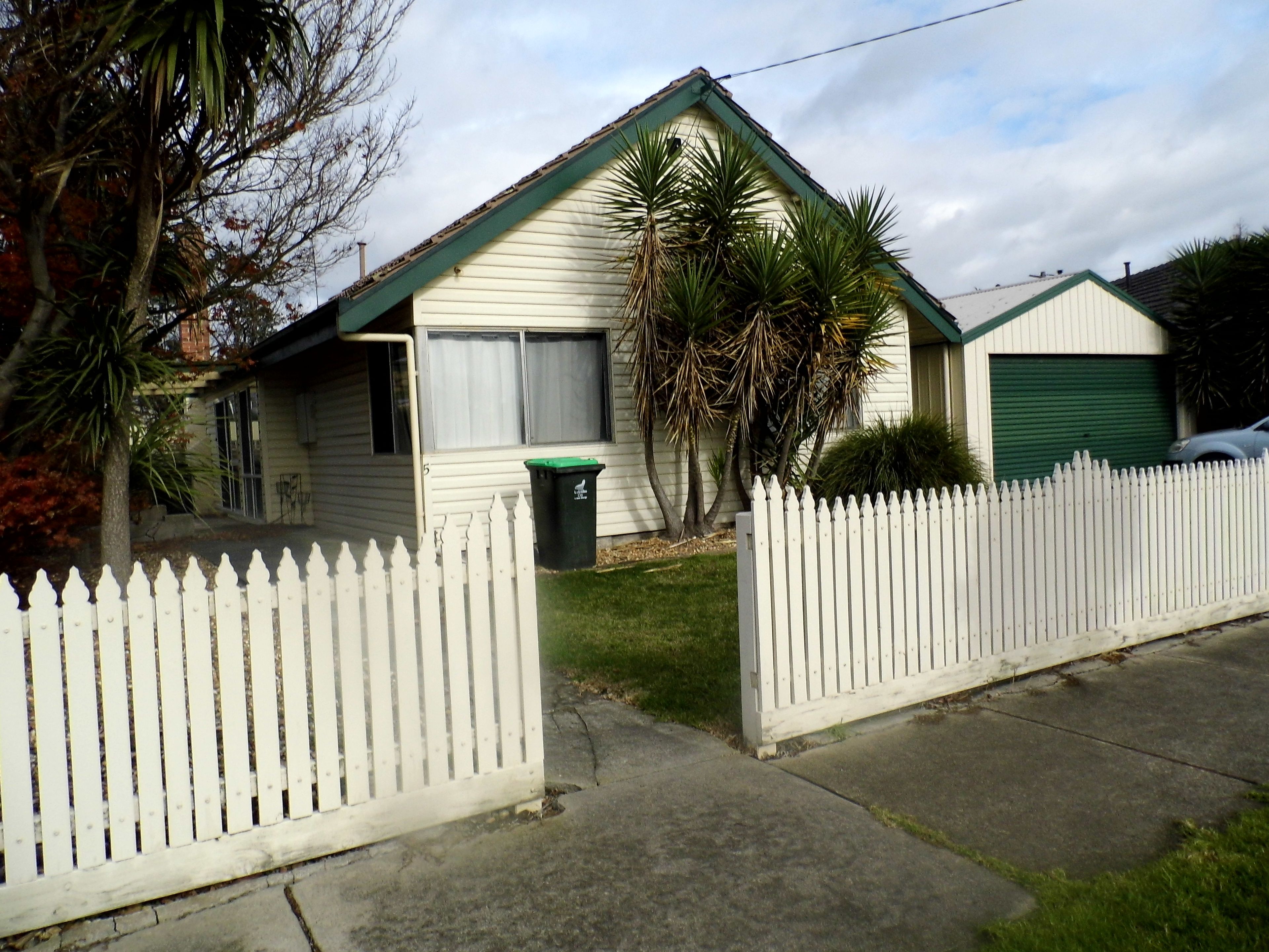 5 Phillip Street, Traralgon, VIC 3844 - Leased House - Ray ...