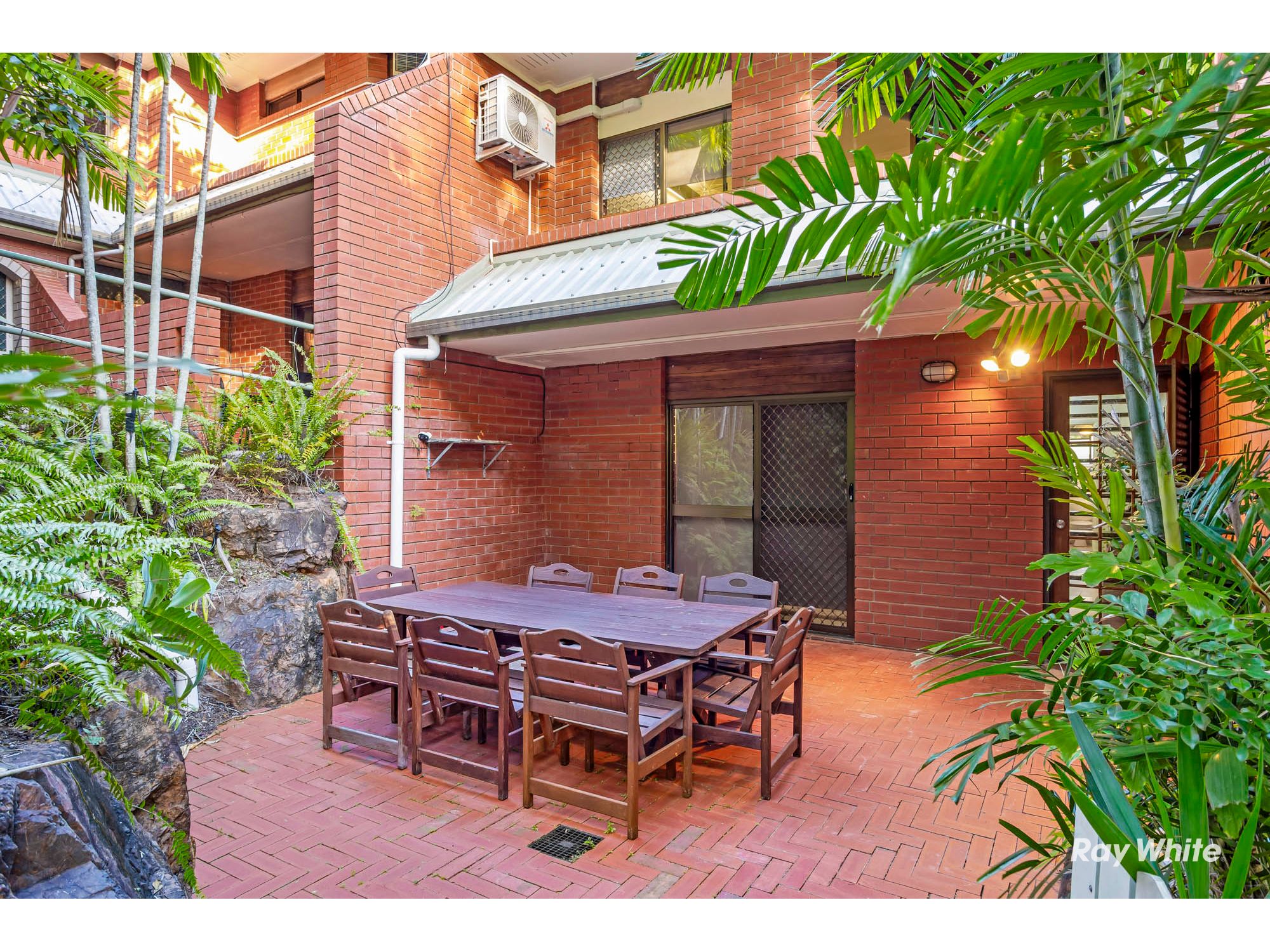 4/33 Scenic Highway, Cooee Bay, QLD 4703