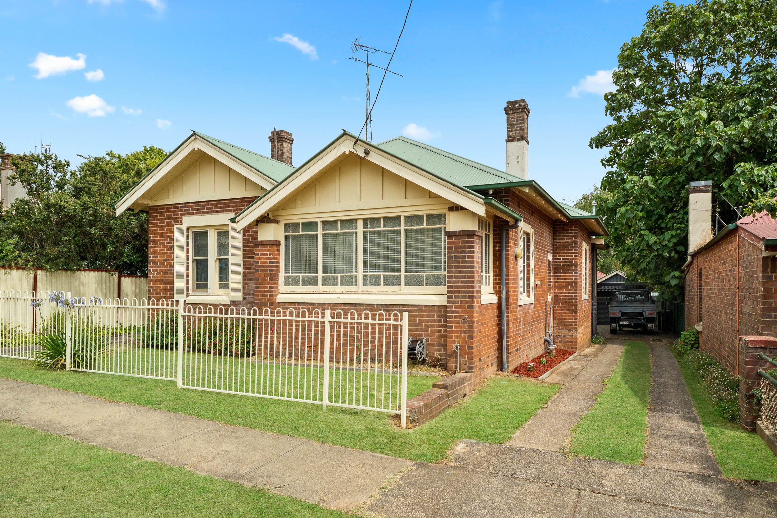 37 Colyer Street, Crookwell, NSW 2583