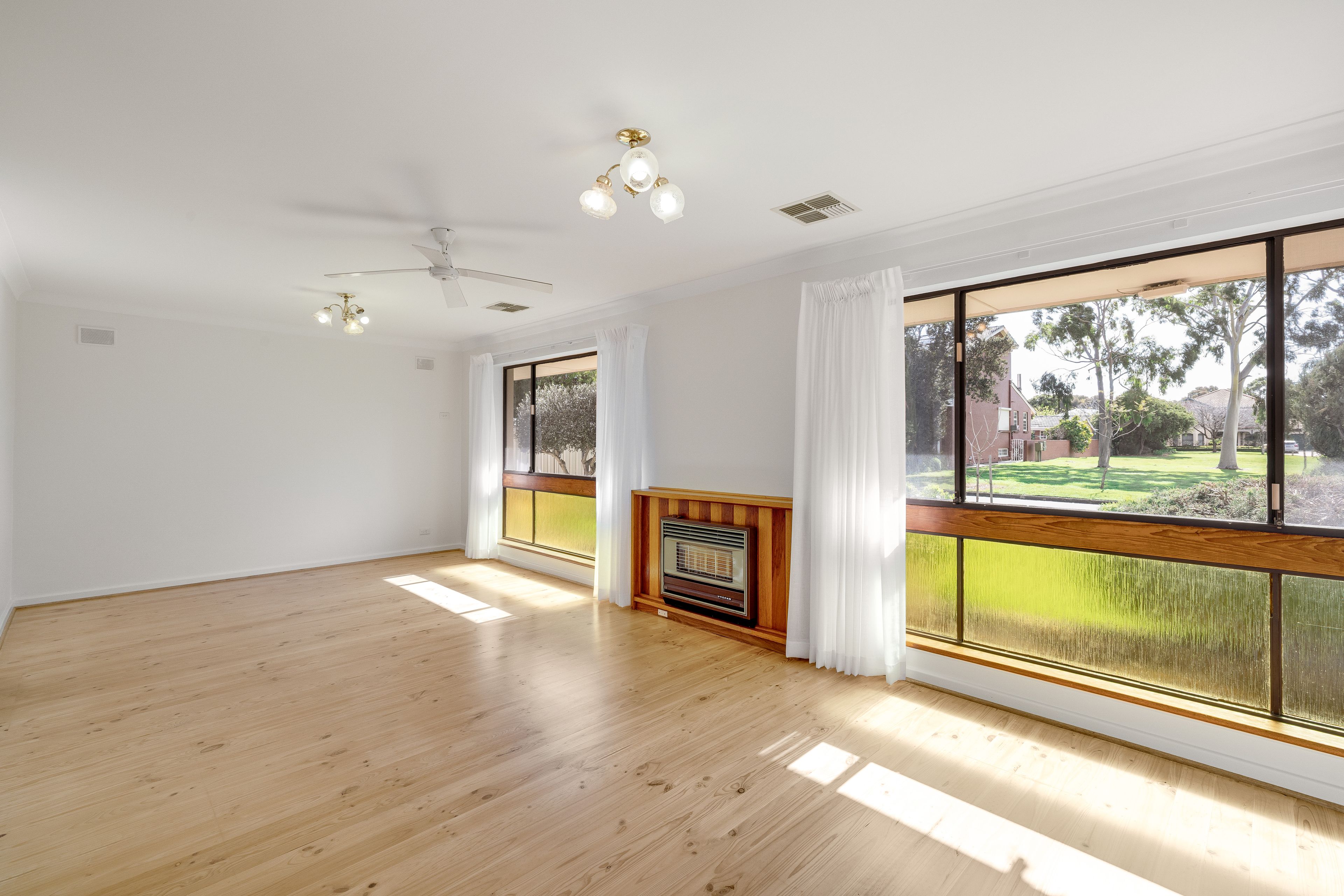 27 Everritt Avenue — photo 5 of 30