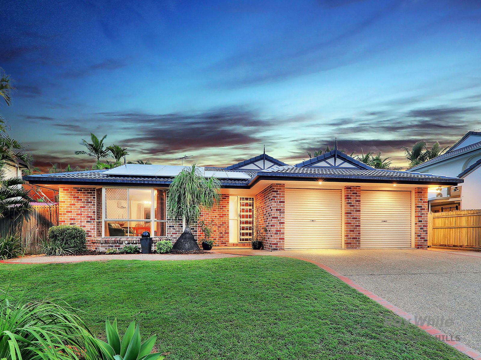 8 Daffodil Crescent, Calamvale, QLD 4116