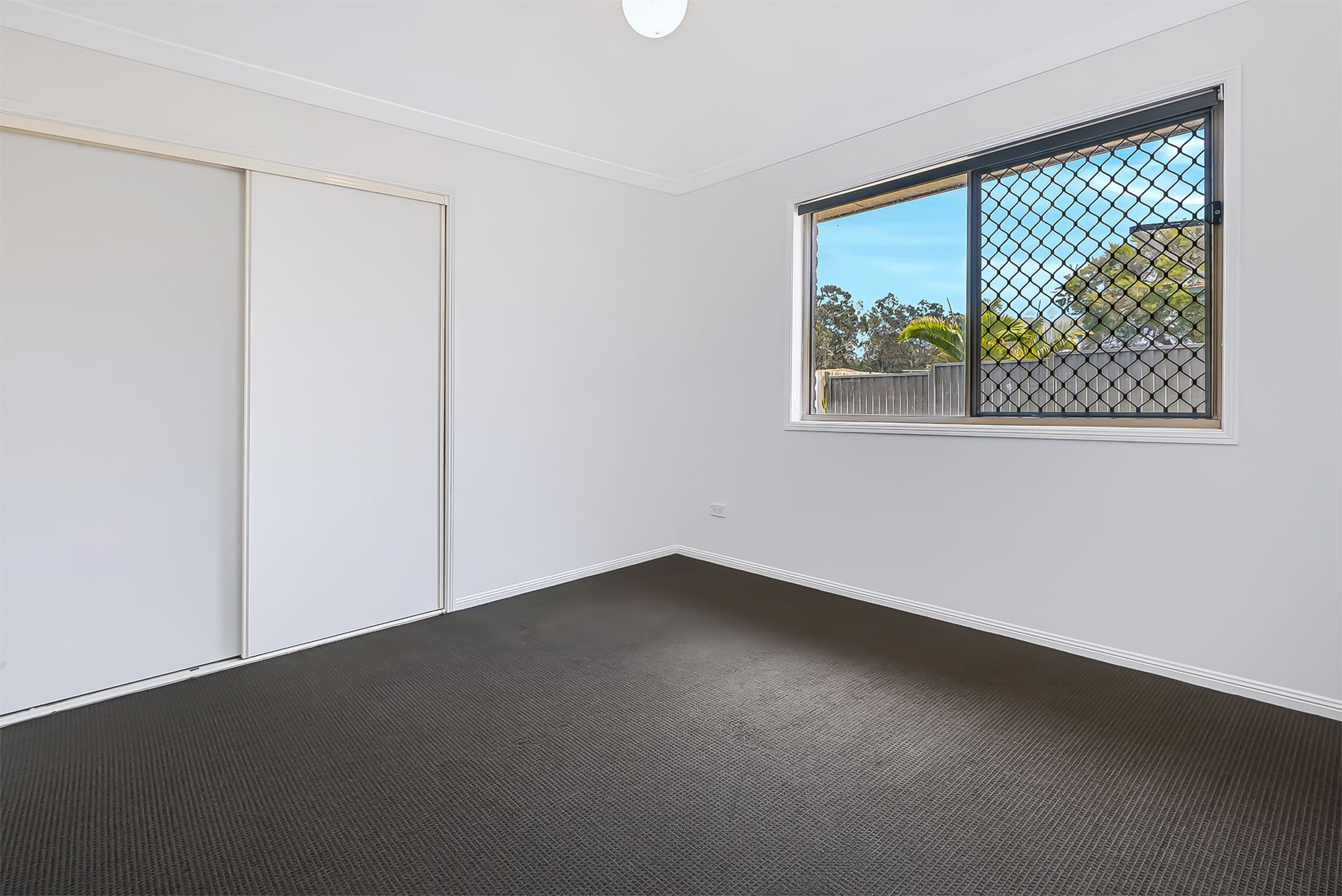 11 Longford Crescent — photo 10 of 13